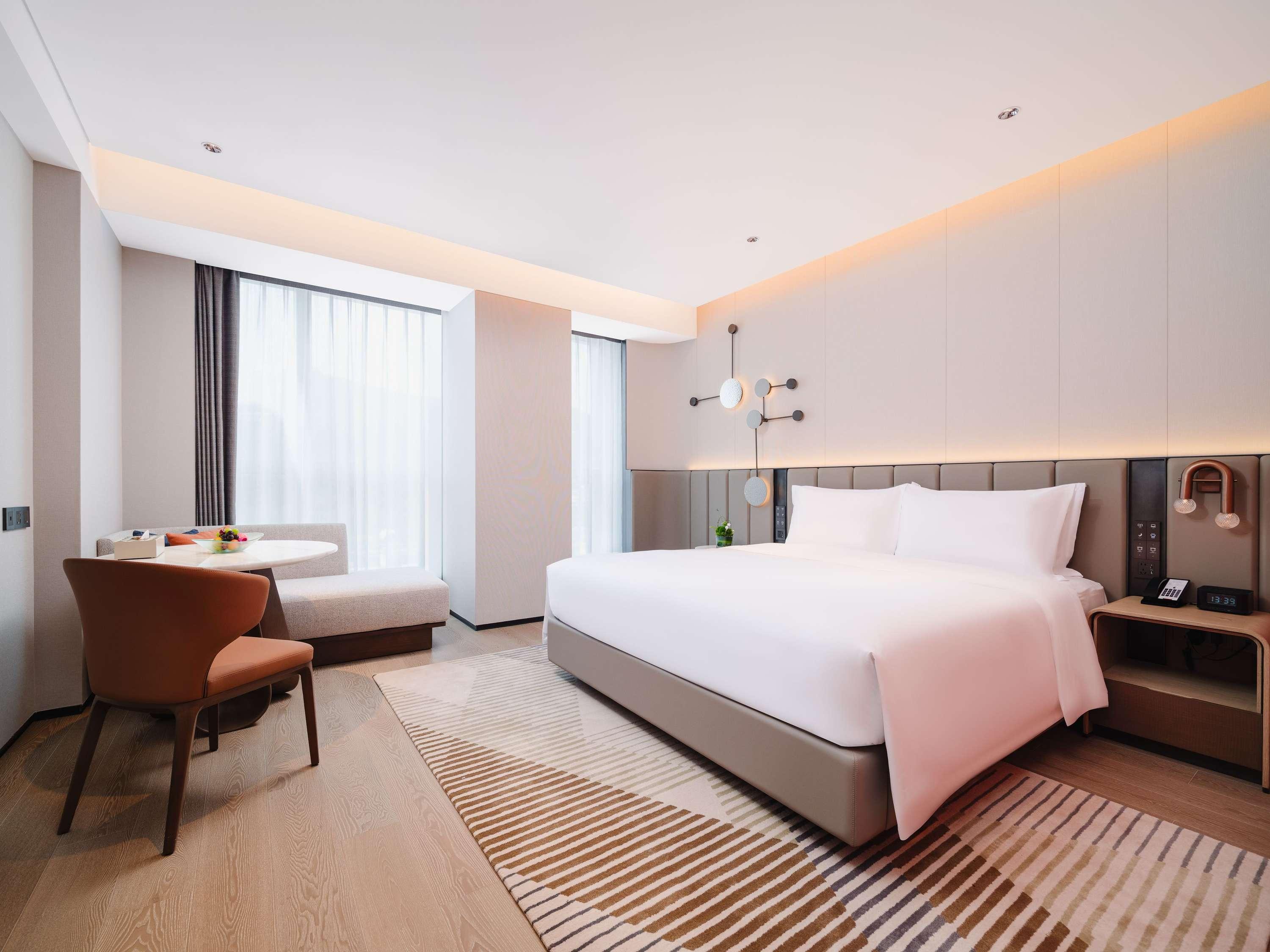 Double Executive King Bed