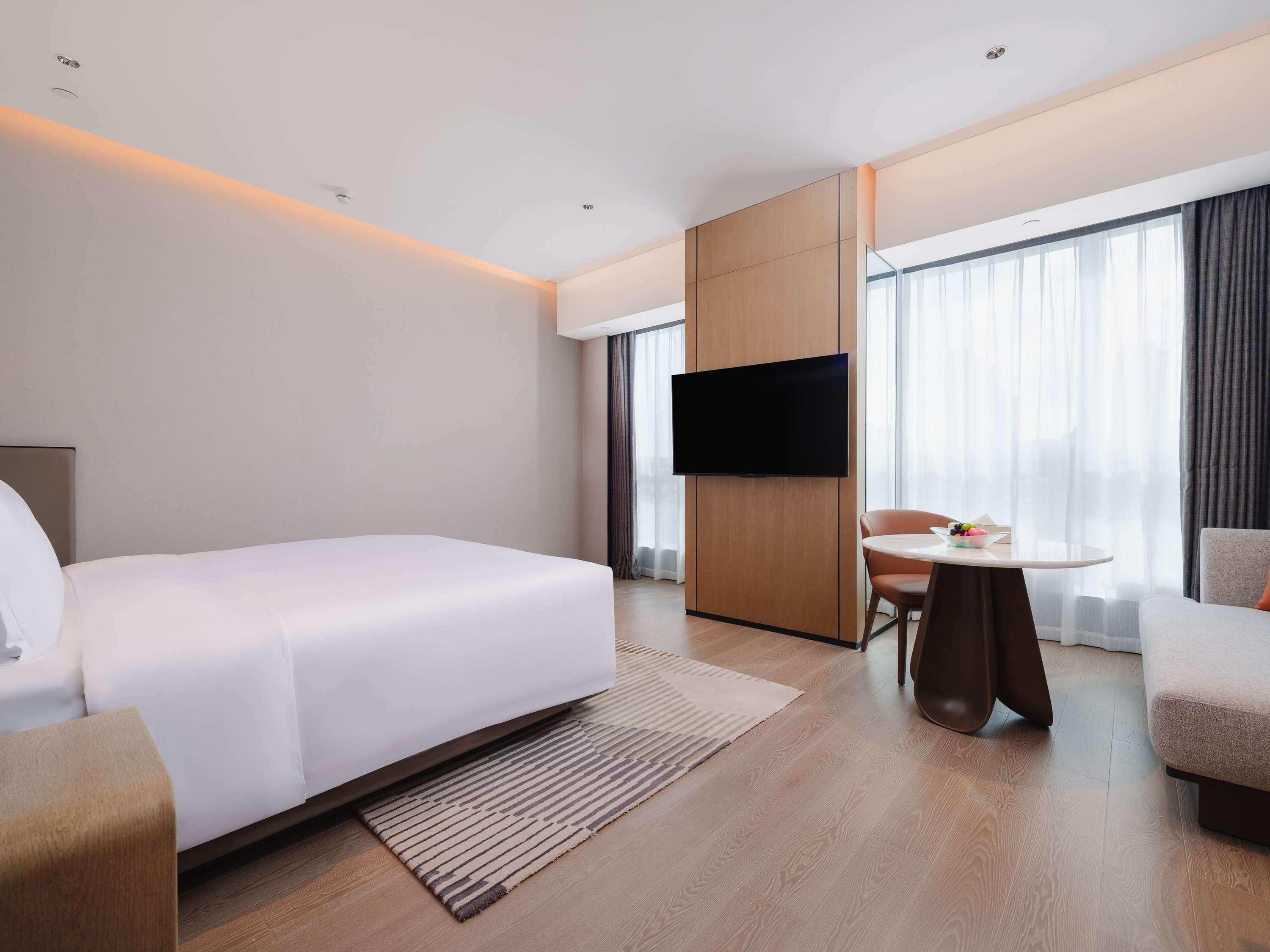 Double Executive King Bed