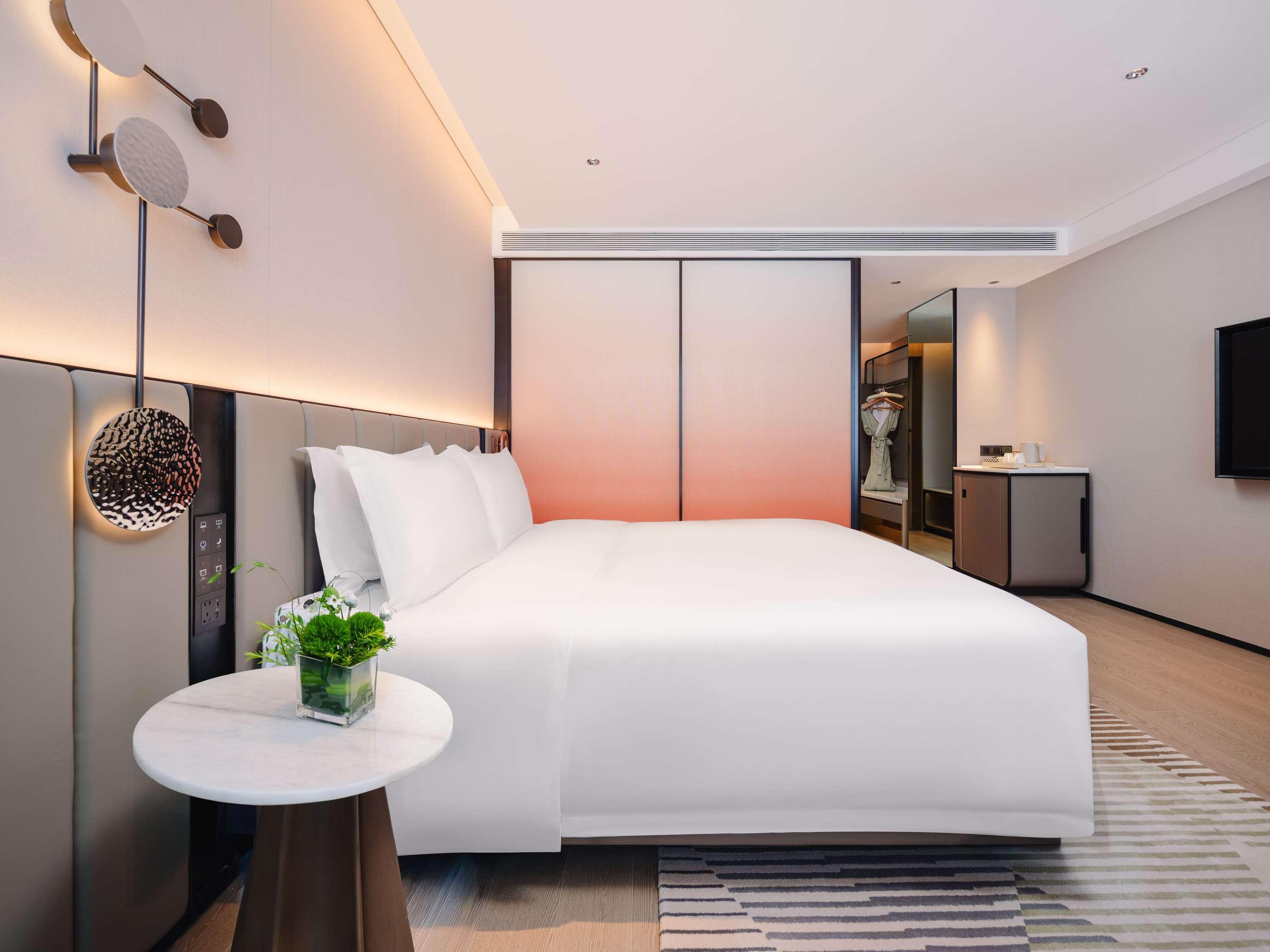 Double King Size Bed