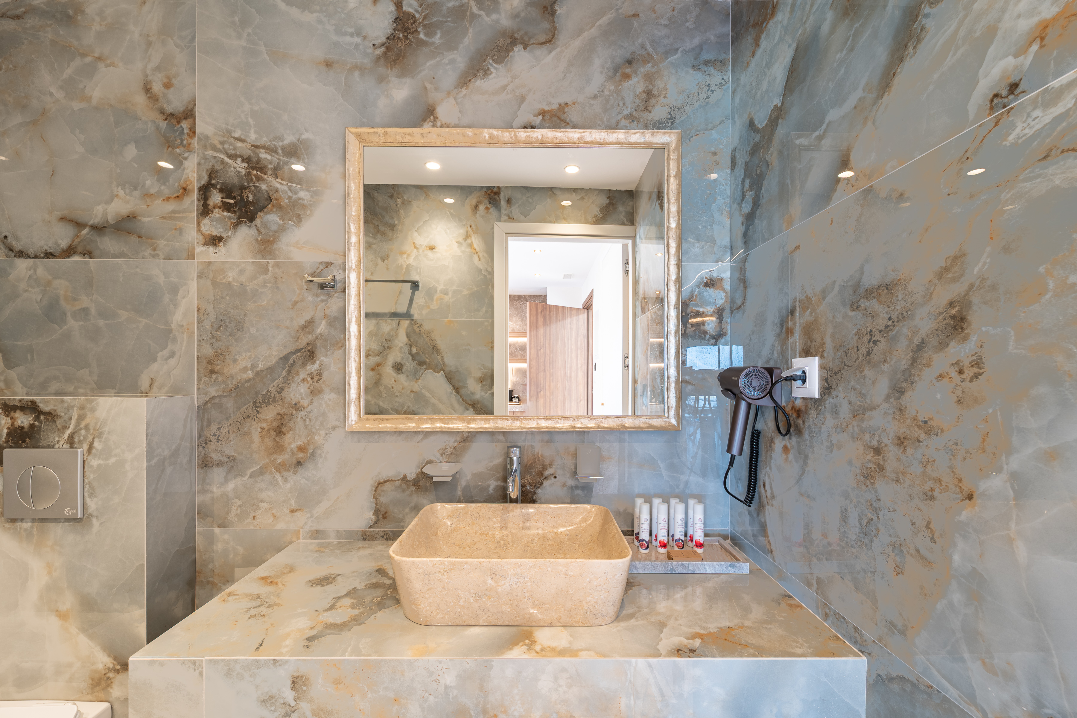 Suite Deluxe One Bedroom