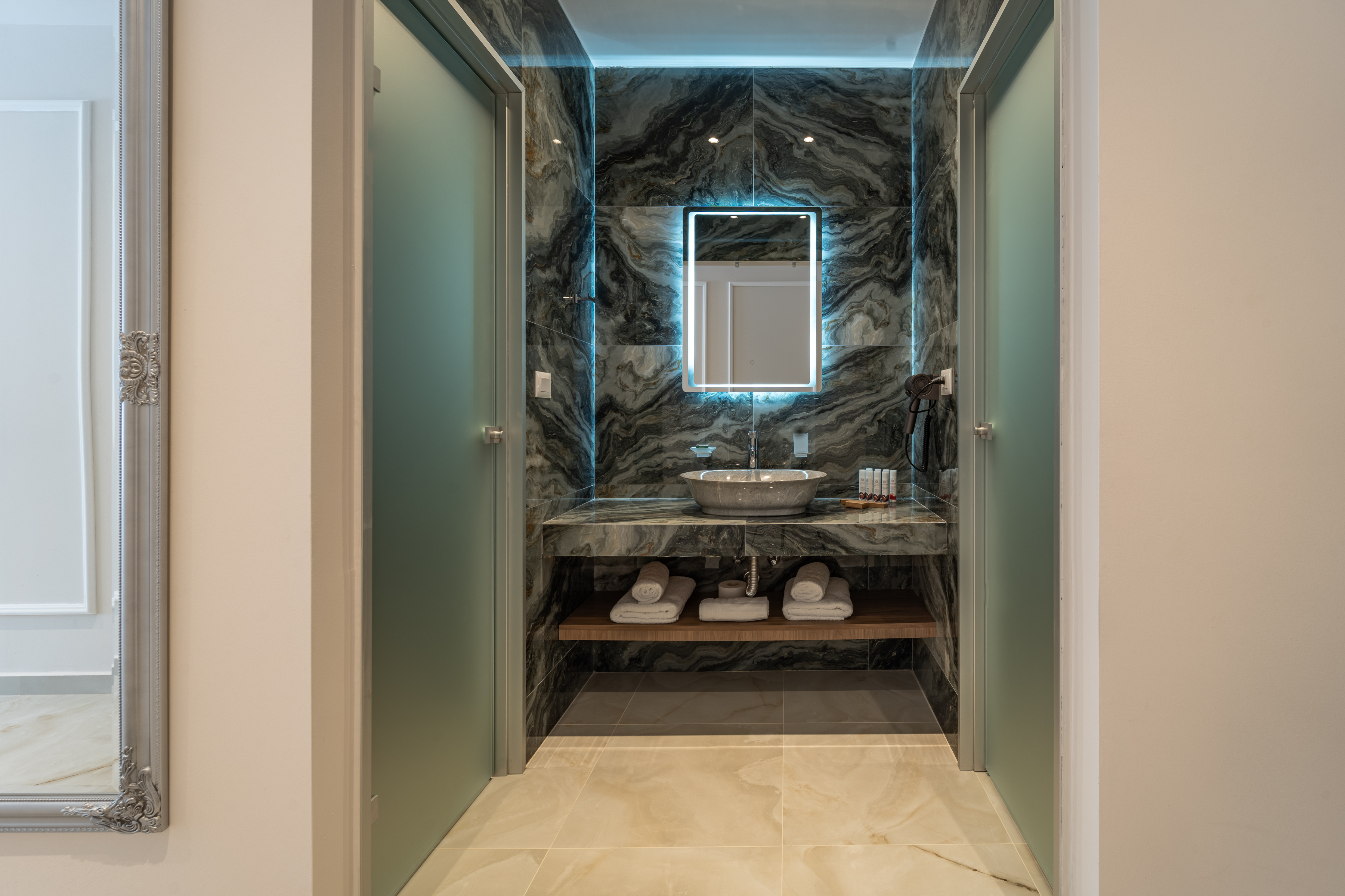 Suite Deluxe Two Beds