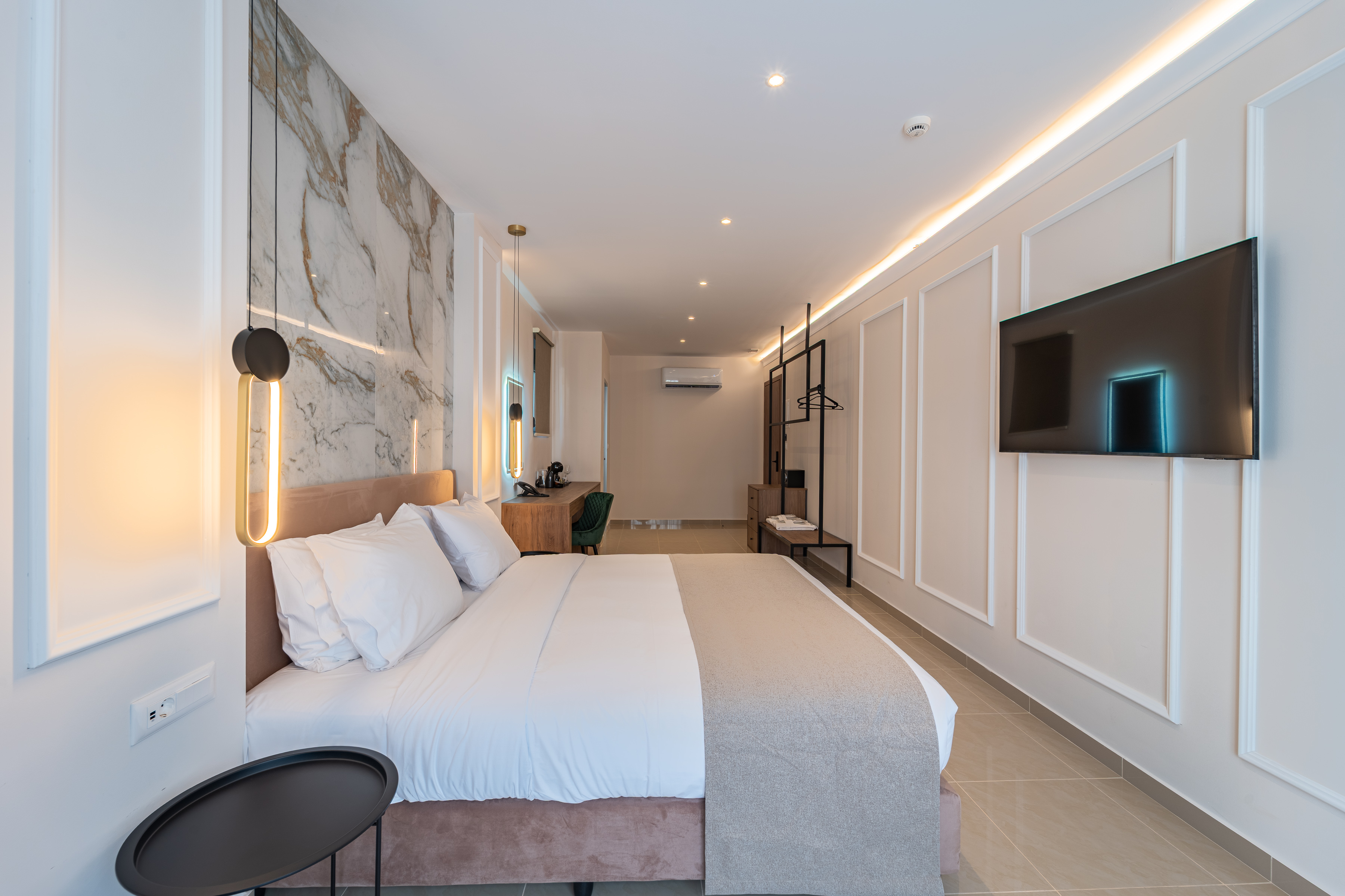 Double or Twin Deluxe Two Beds