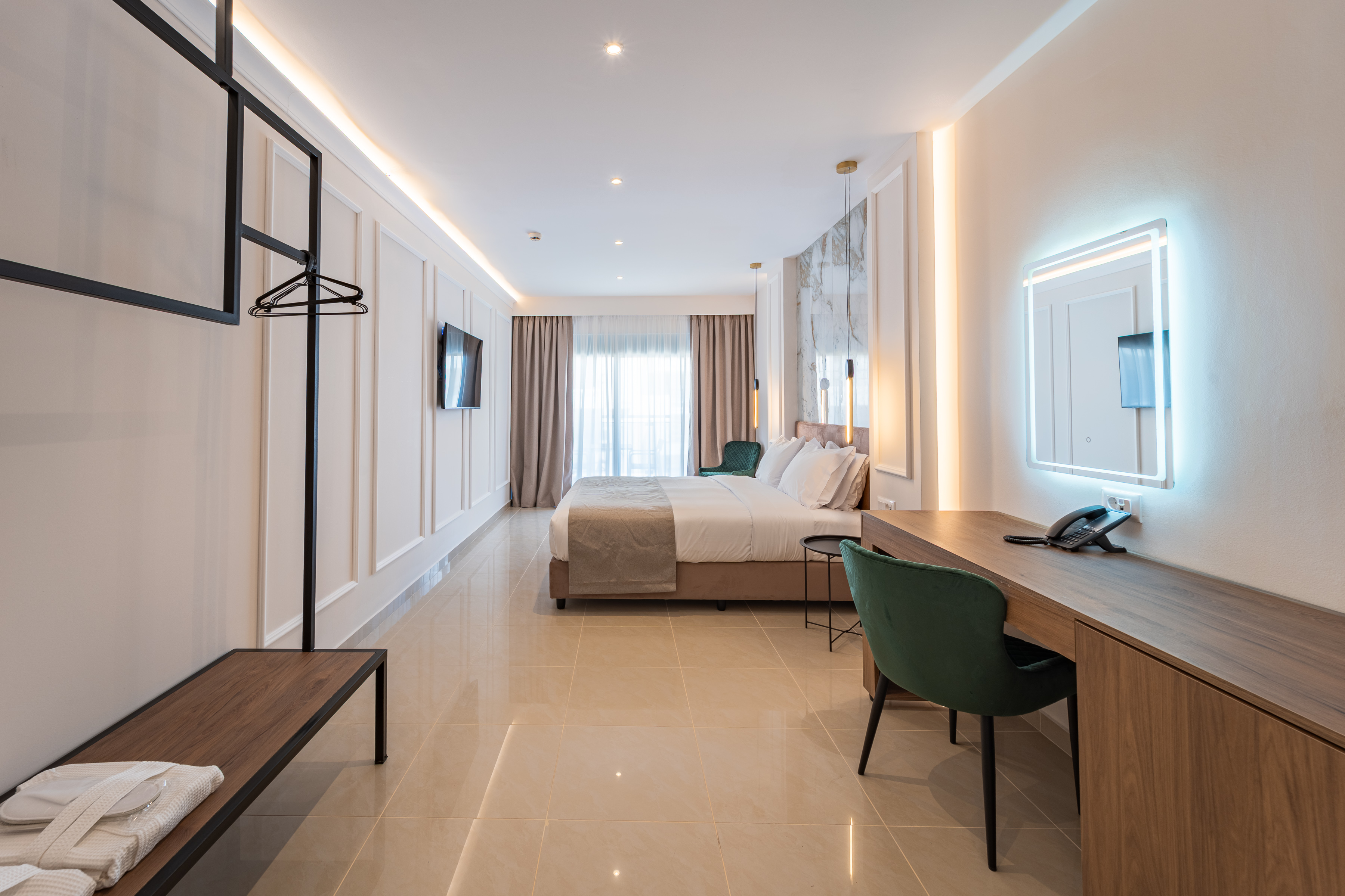 Double or Twin Deluxe Two Beds