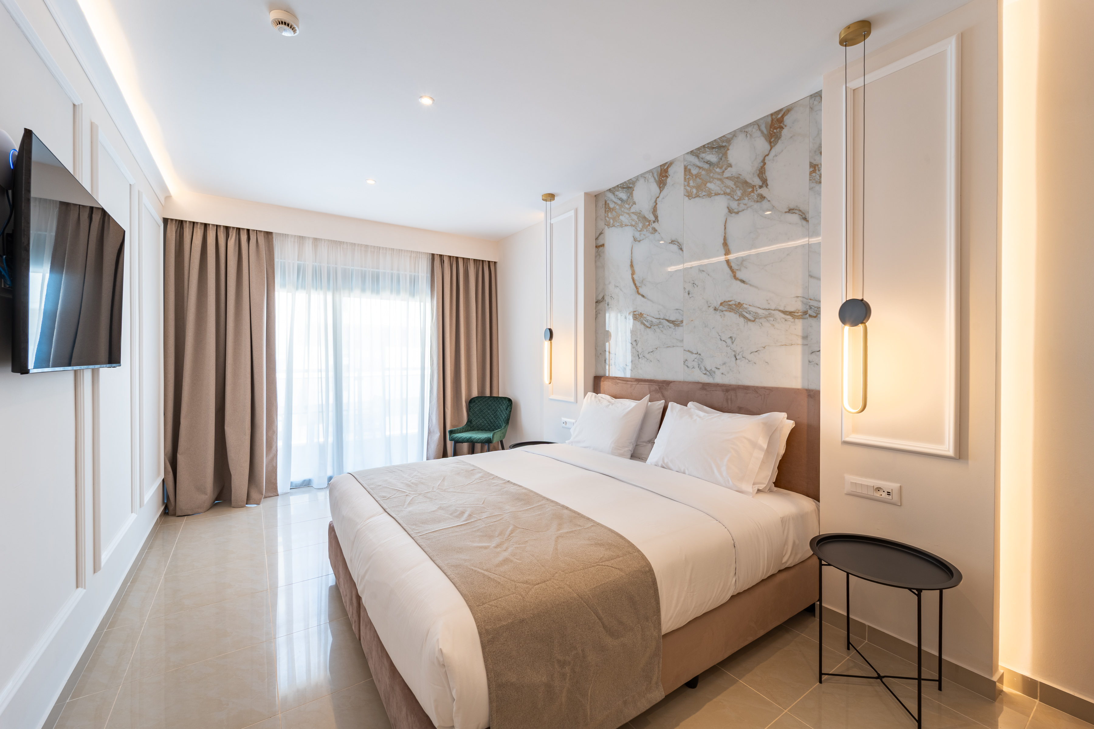 Double or Twin Deluxe Two Beds