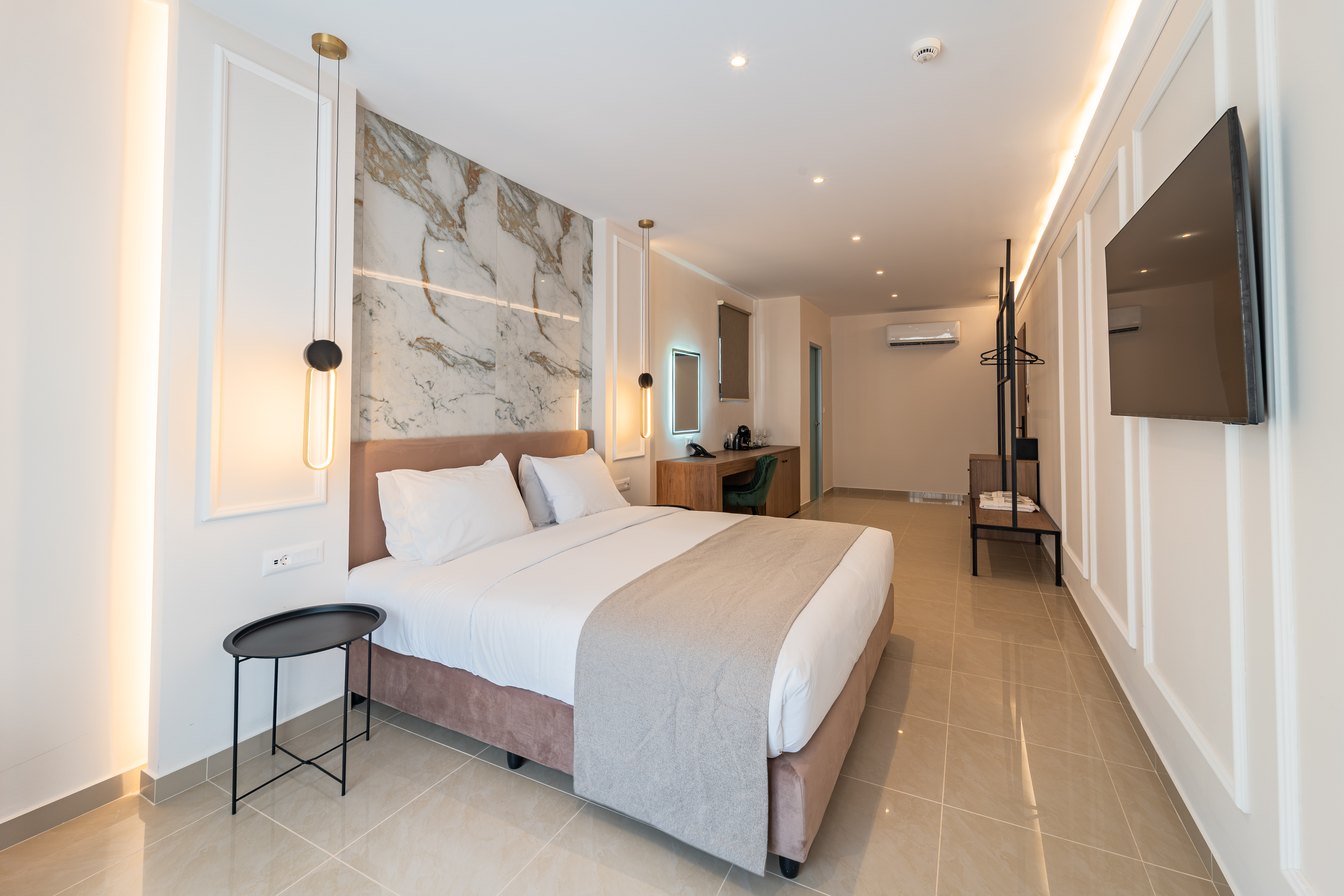 Double or Twin Deluxe Two Beds