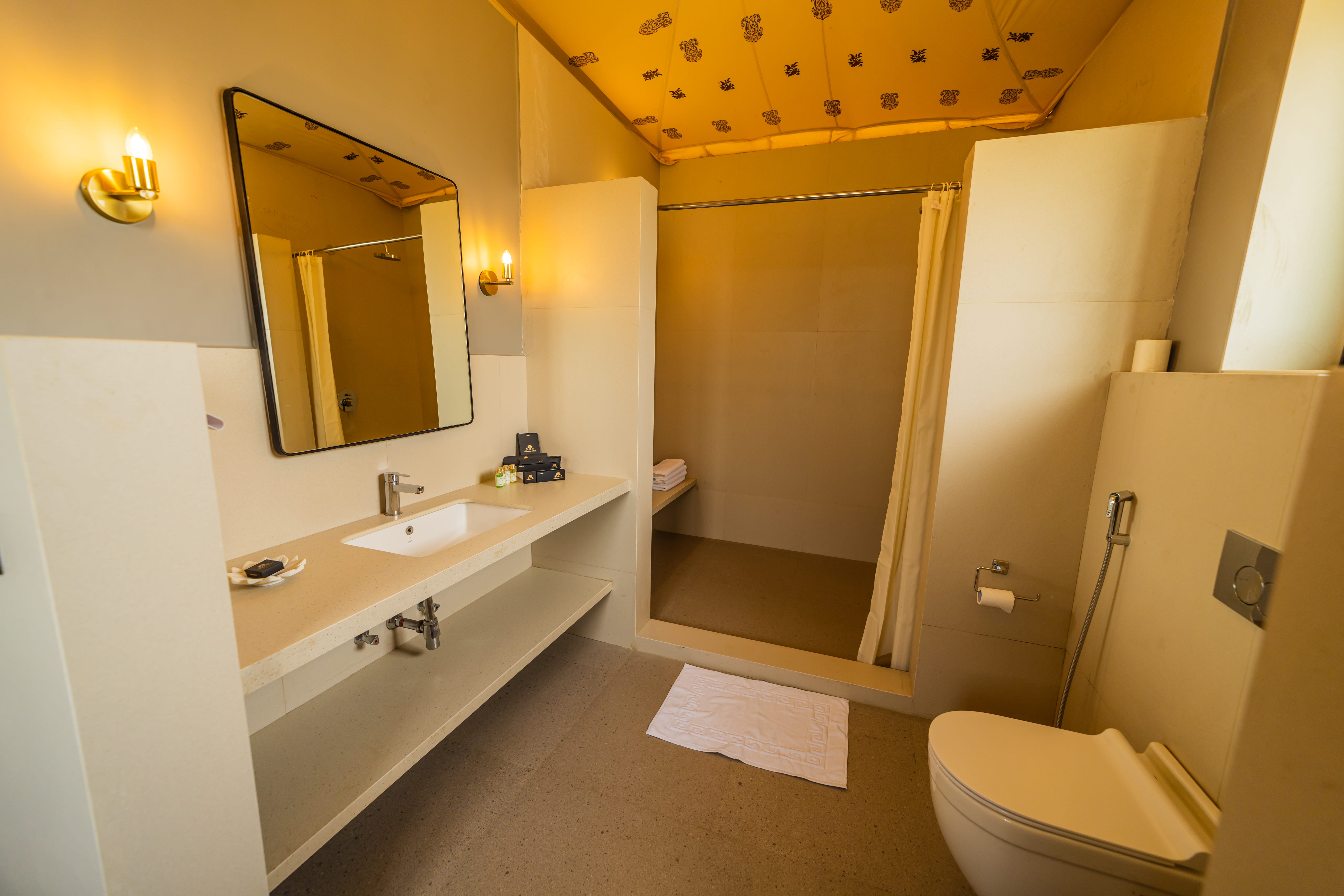 Tent Premium King Bed