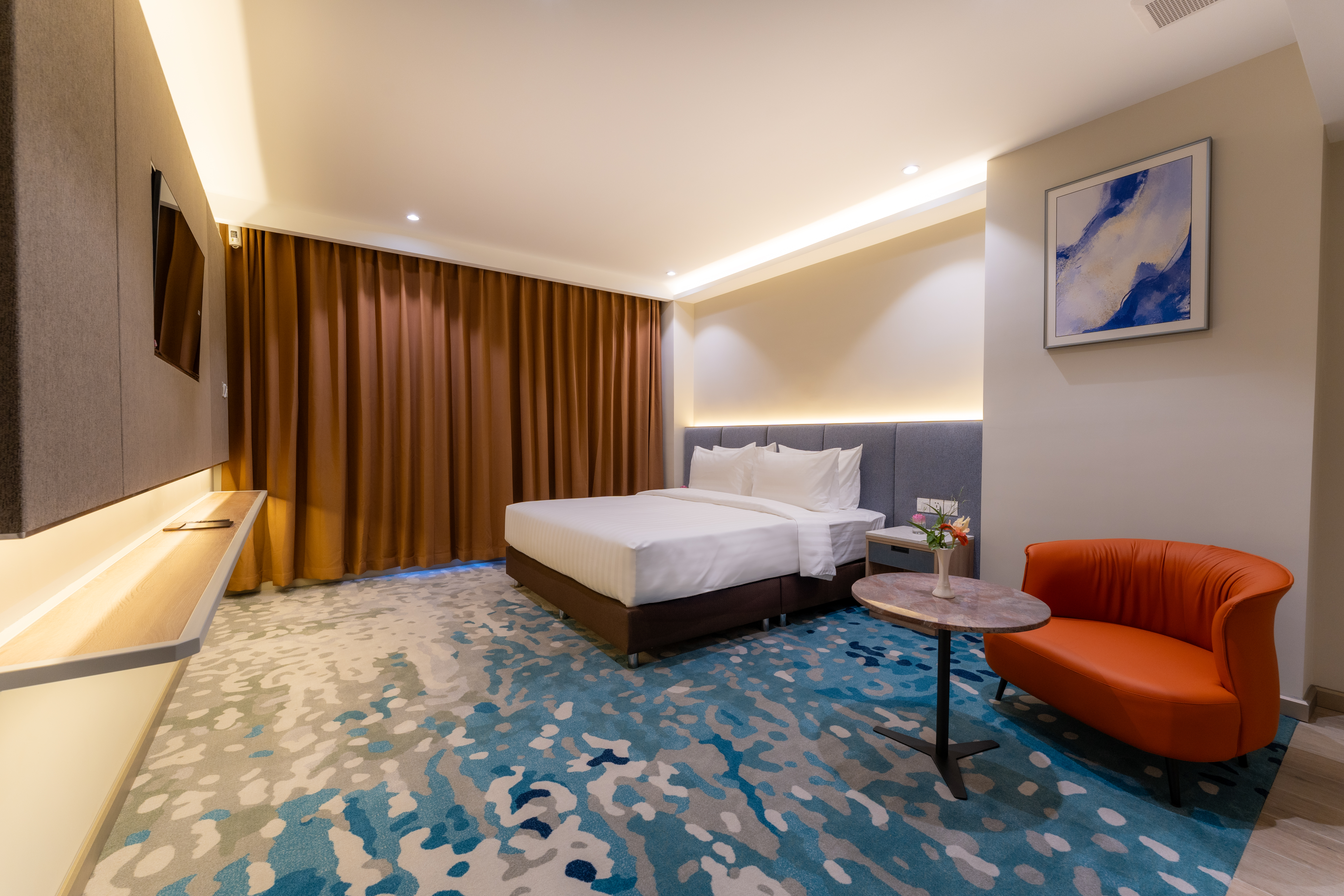 Double Deluxe King Bed