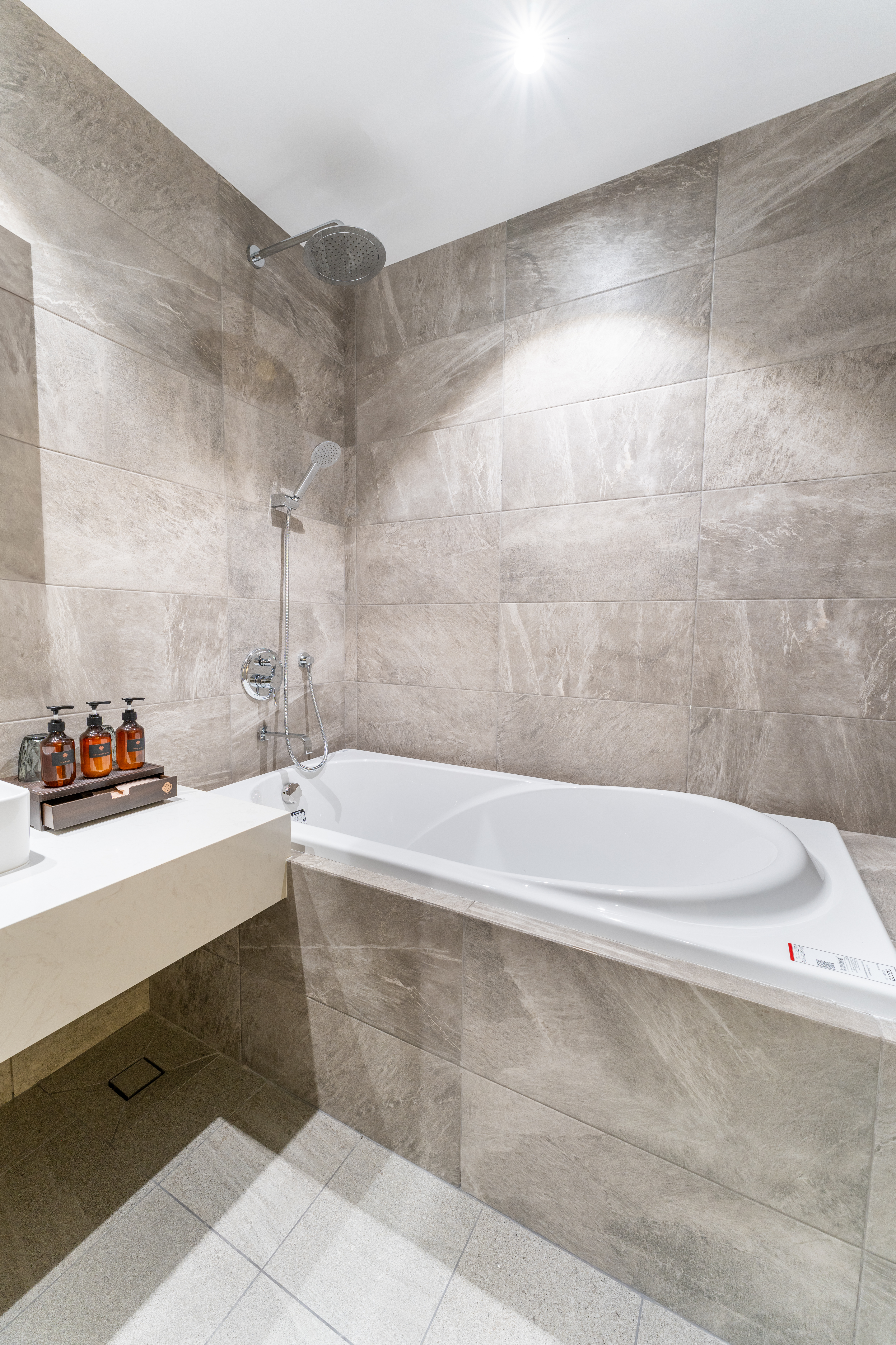 Double Deluxe King Bed