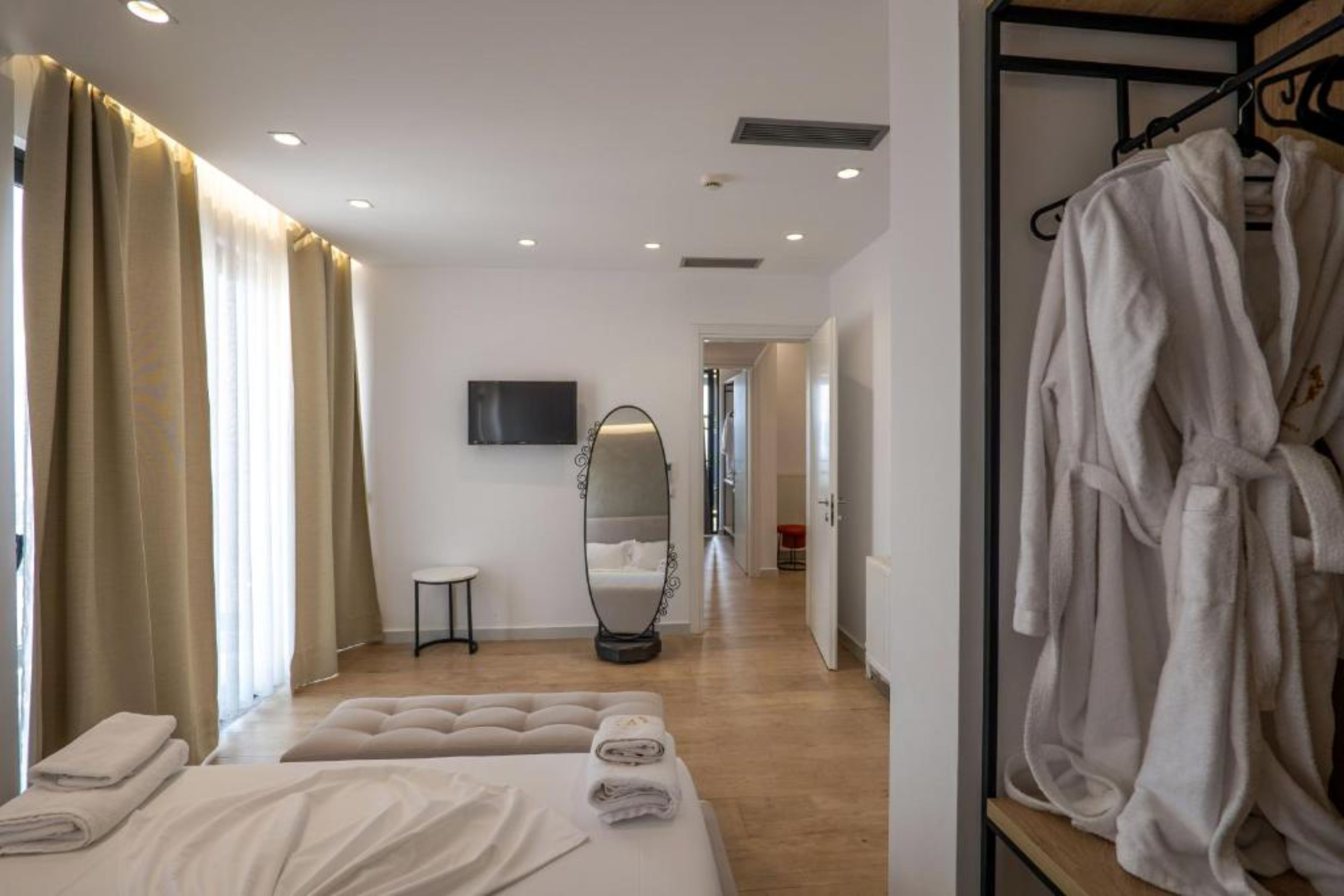 Suite Two Bedrooms One Bathroom