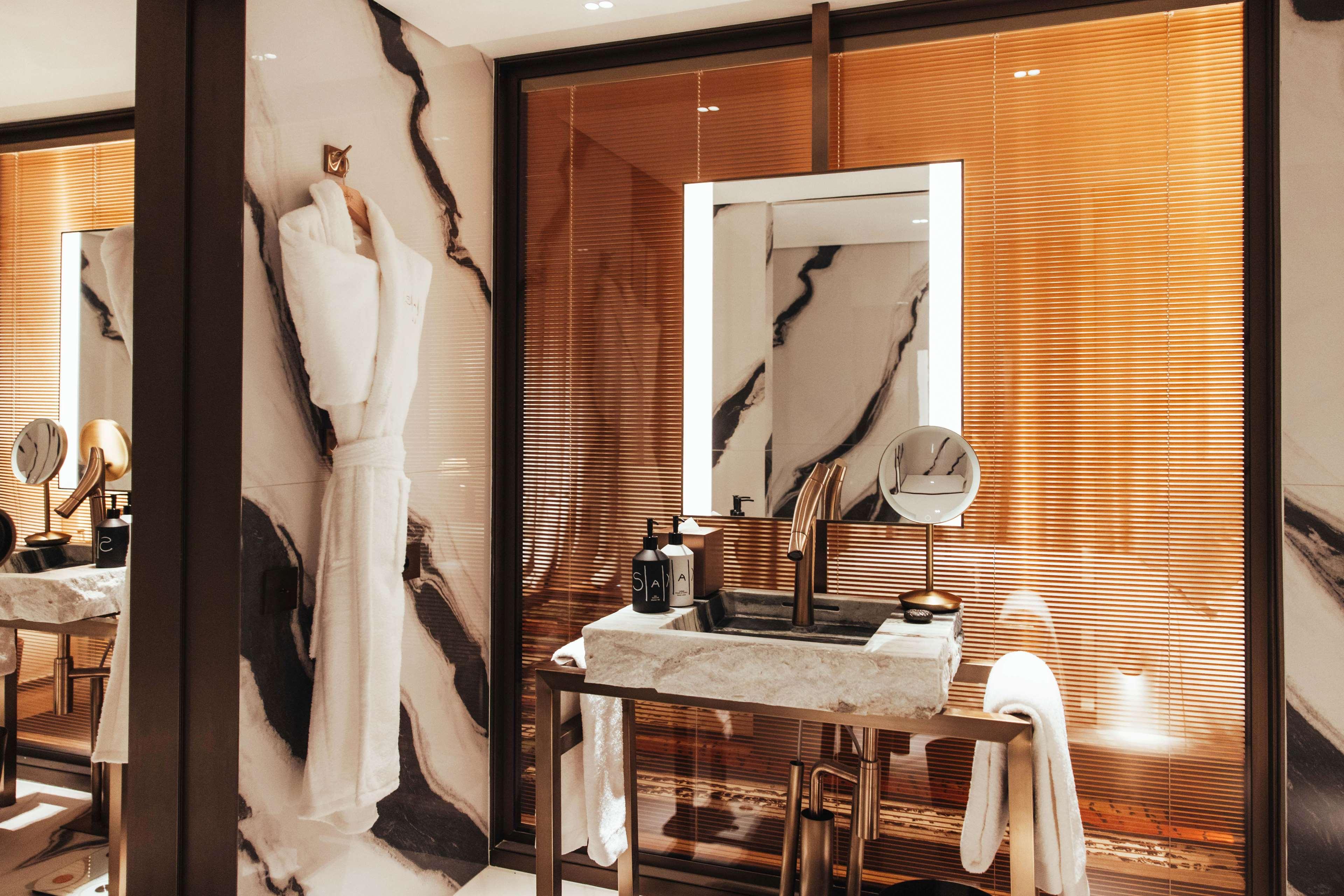 Double Accessible King Size Bed