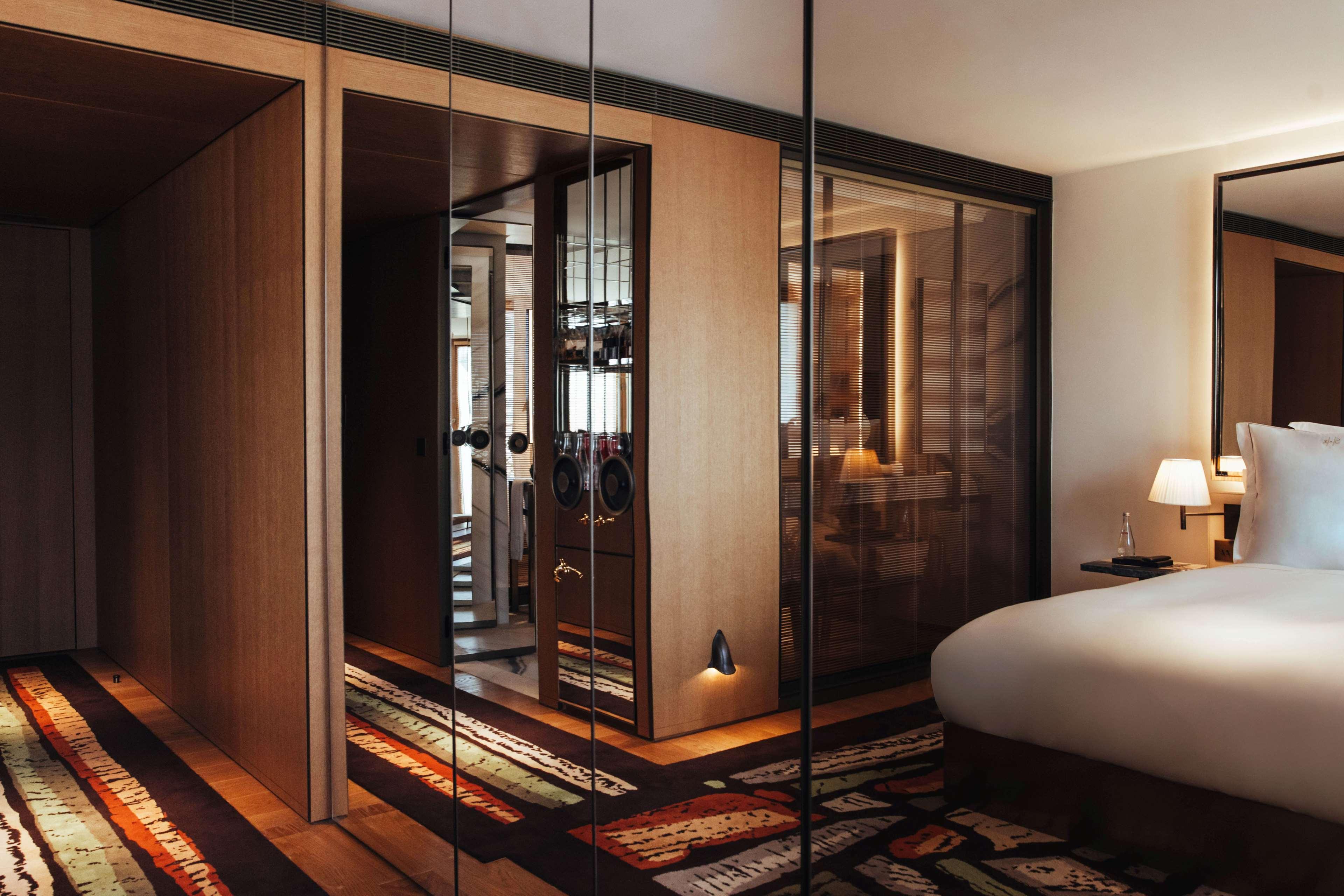 Double Deluxe Queen Bed