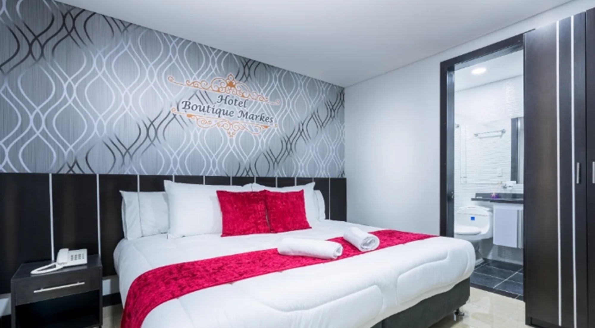 Double Deluxe King Bed