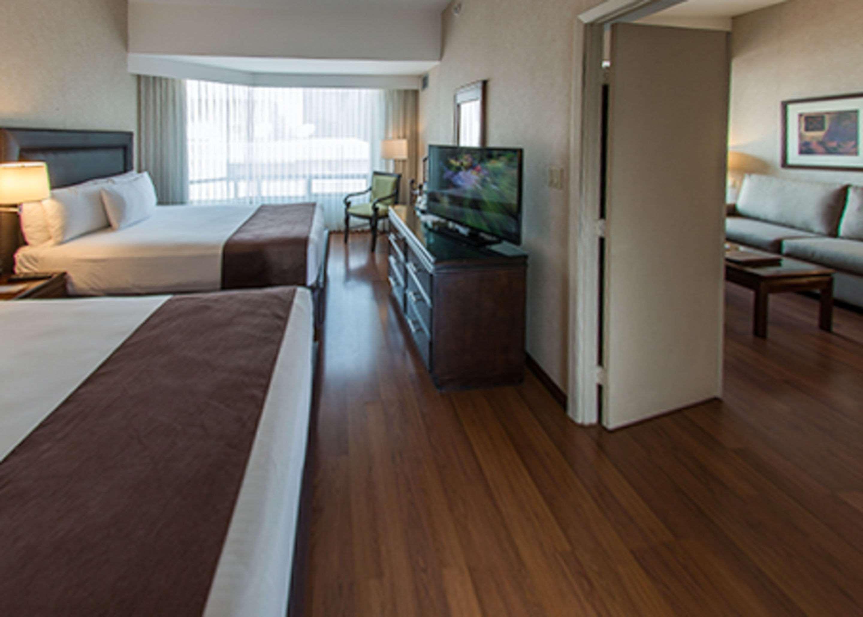 Suite Two Double Beds Non Smoking