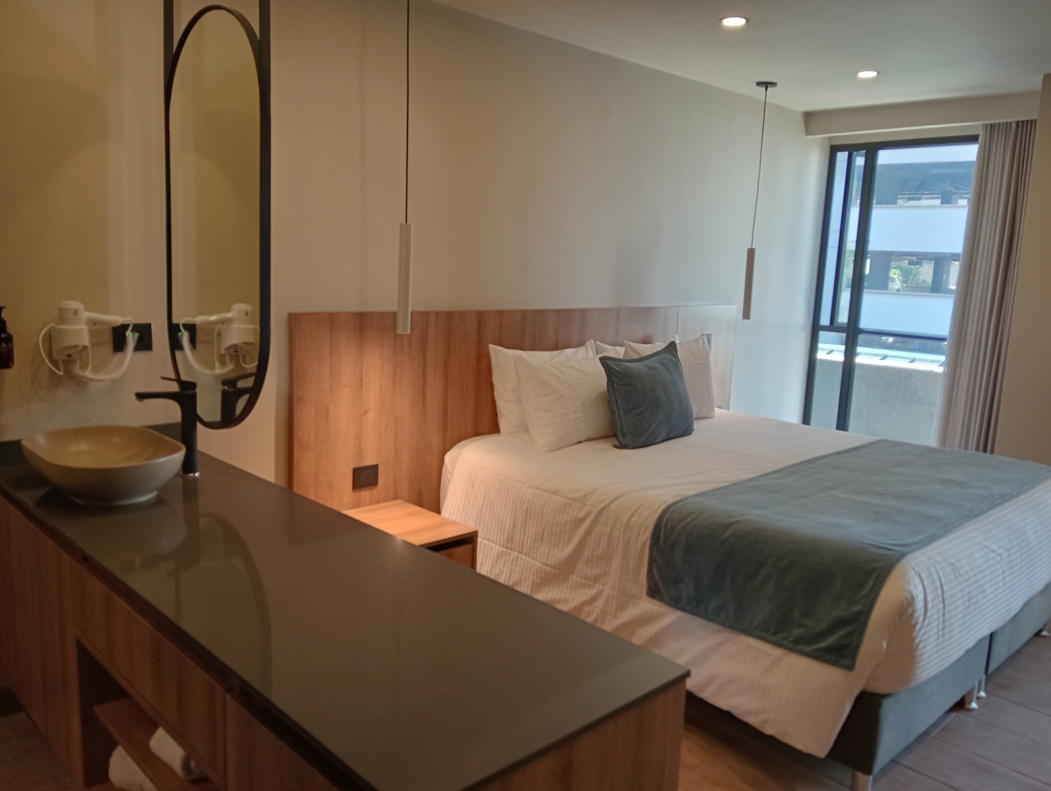 Single Deluxe One Bed