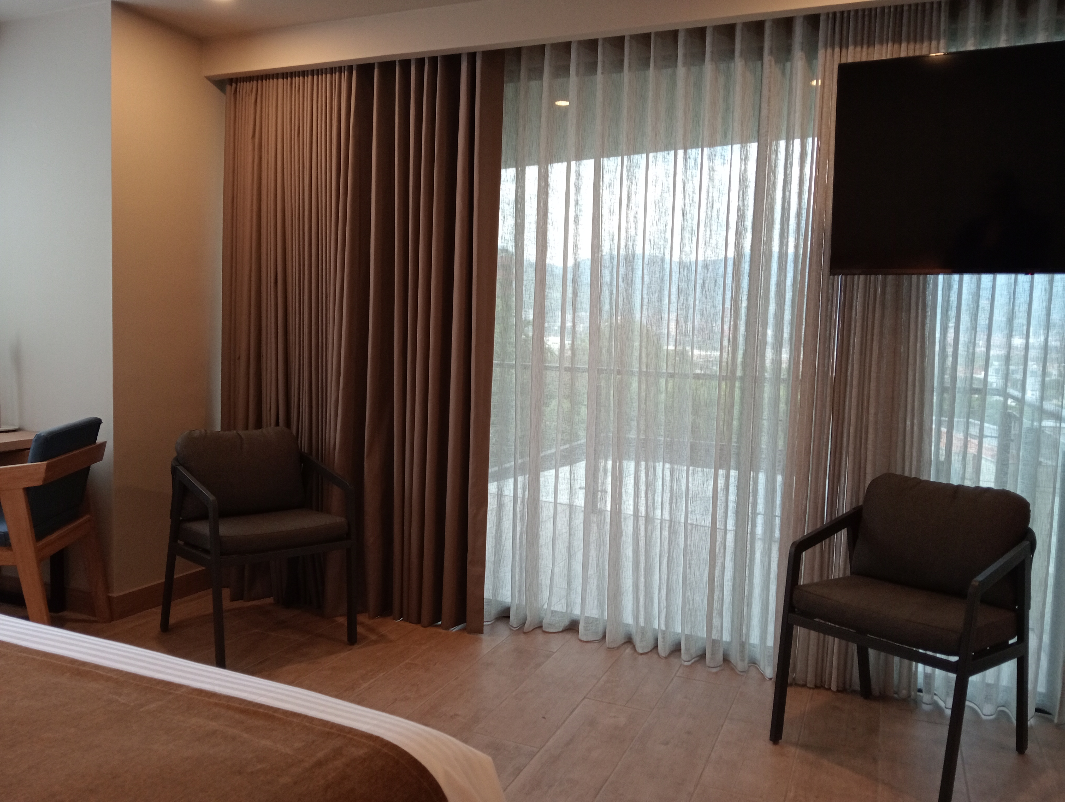 Double Deluxe City View King Bed