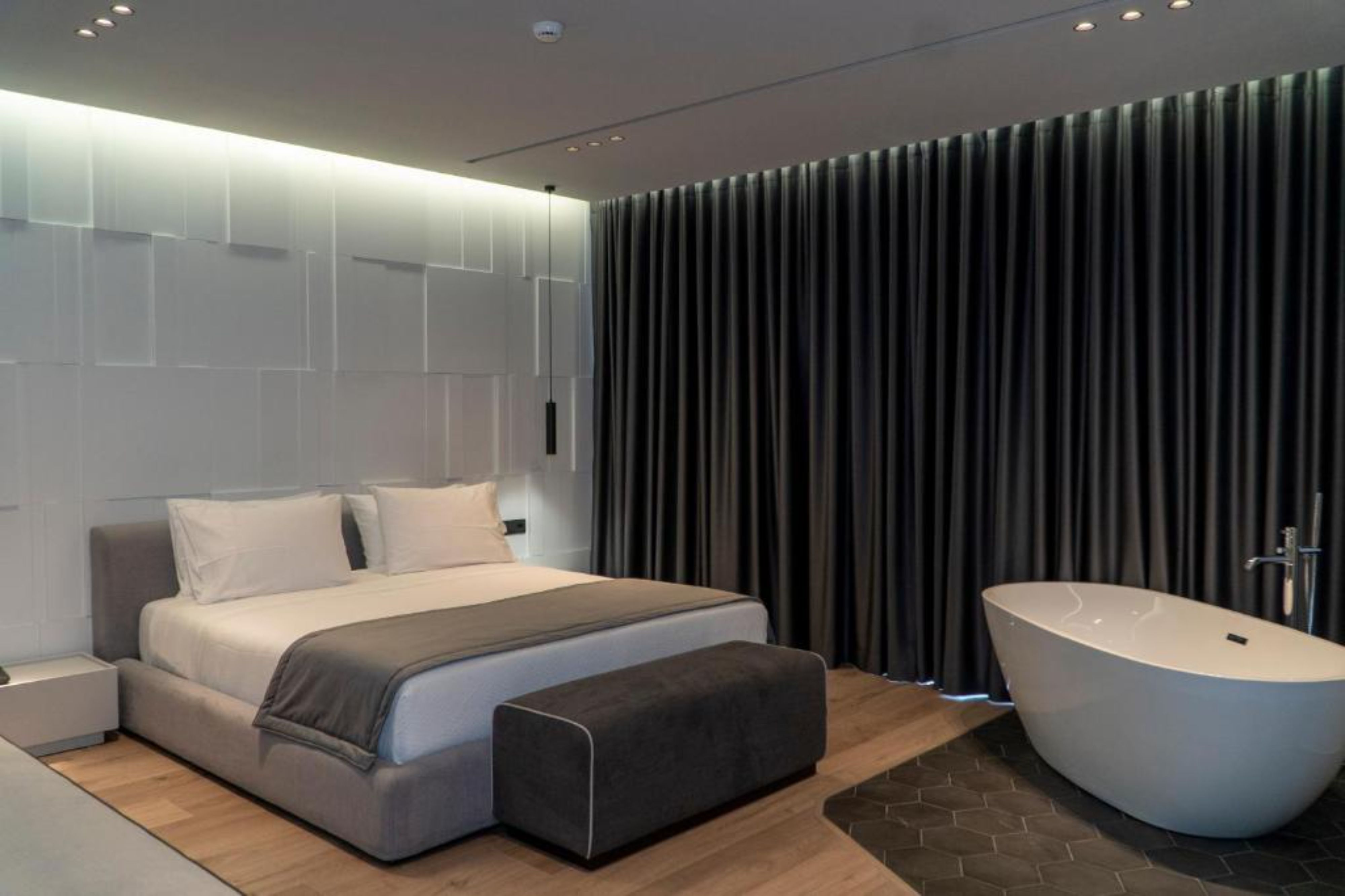 Suite with Air Conditioning