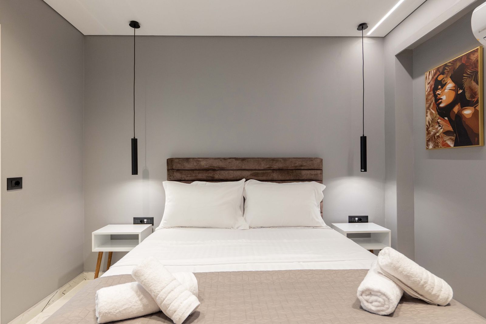 Double Deluxe One Bed