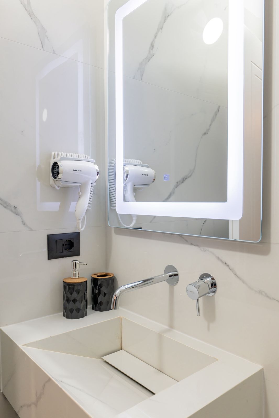 Double Deluxe One Bed