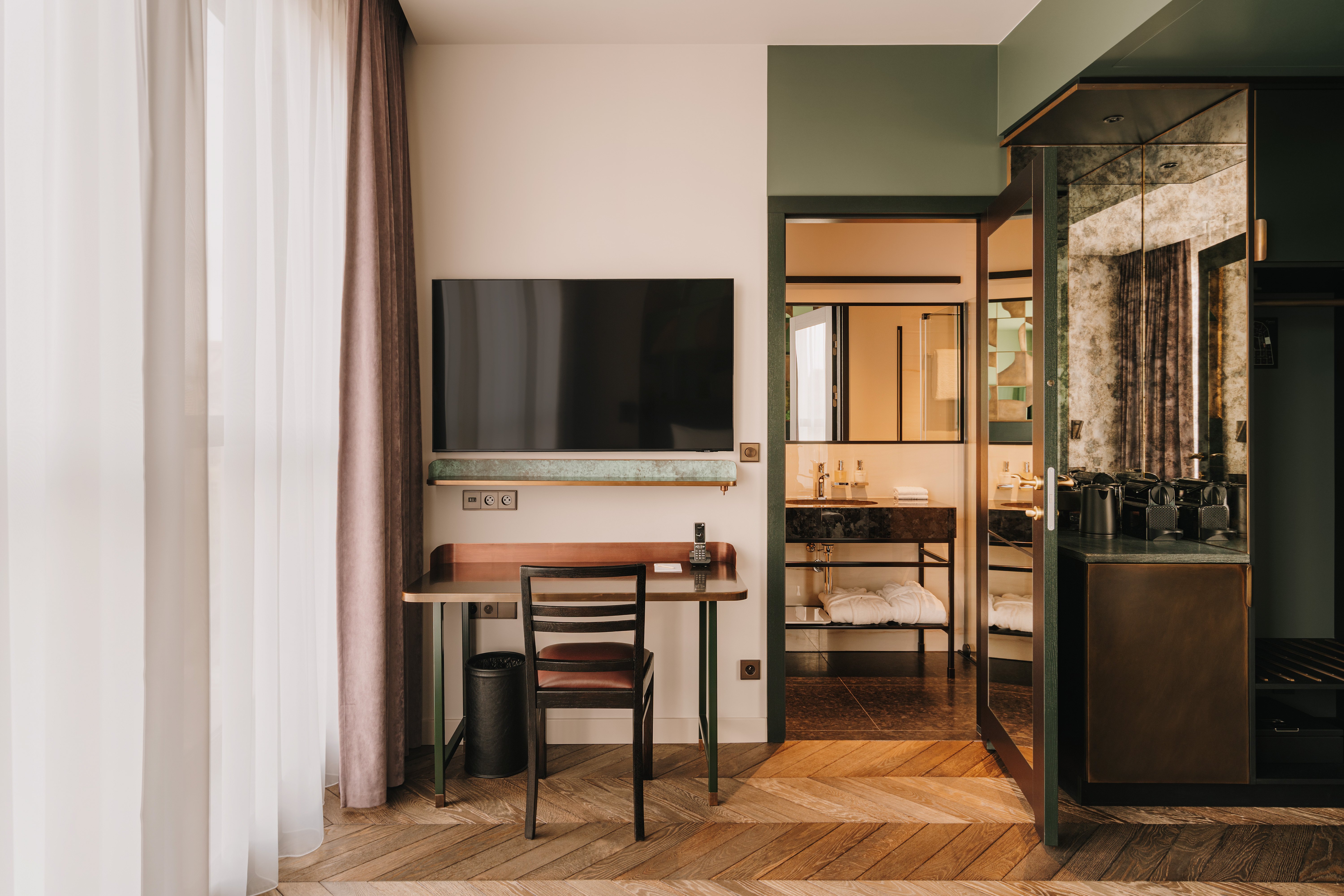 Double Classic Double Bed