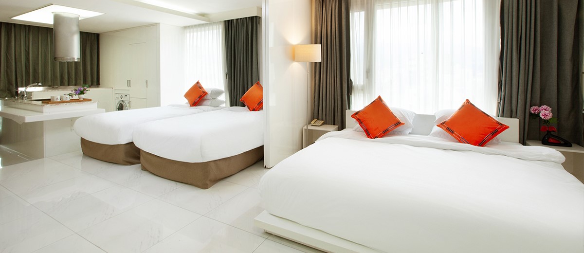 Family Room Three Beds