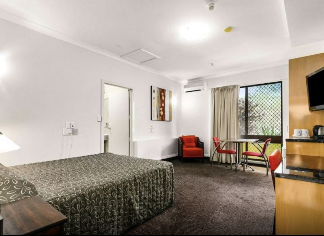 Double Deluxe Queen Bed