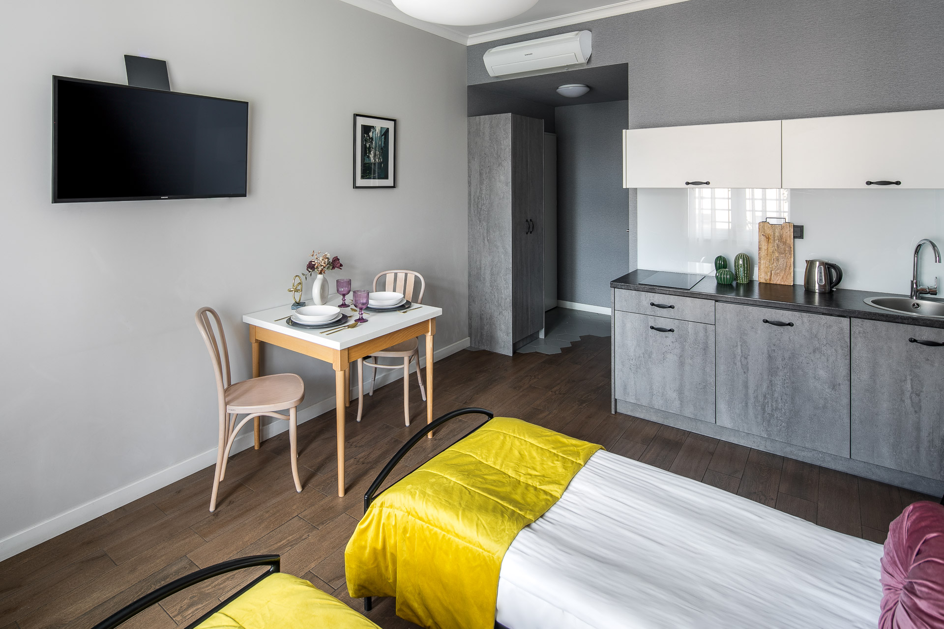 Double Deluxe Two Beds