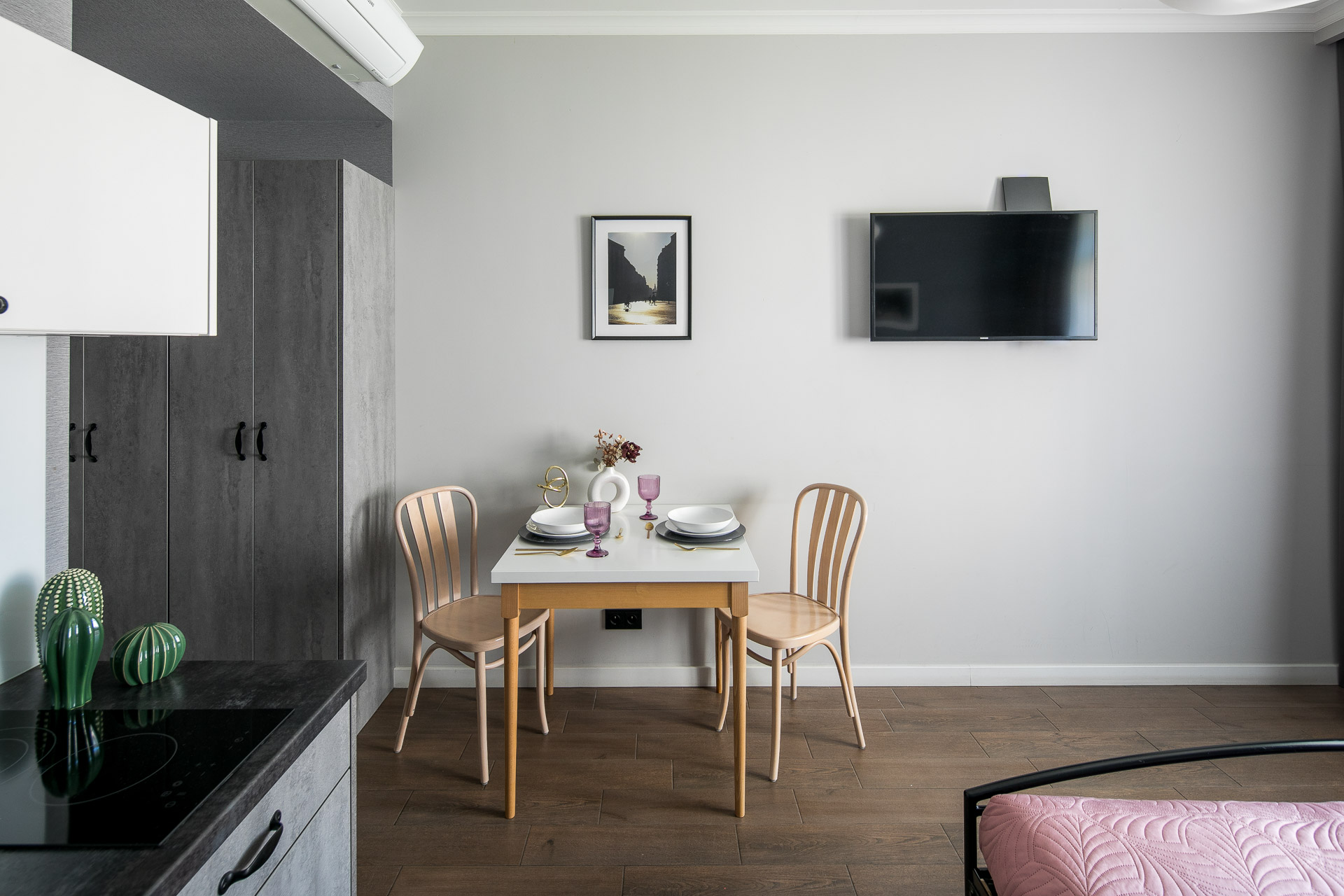 Double Deluxe One Bed