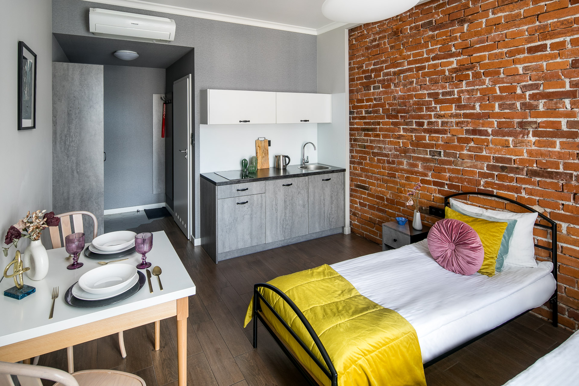 Double Deluxe Two Beds