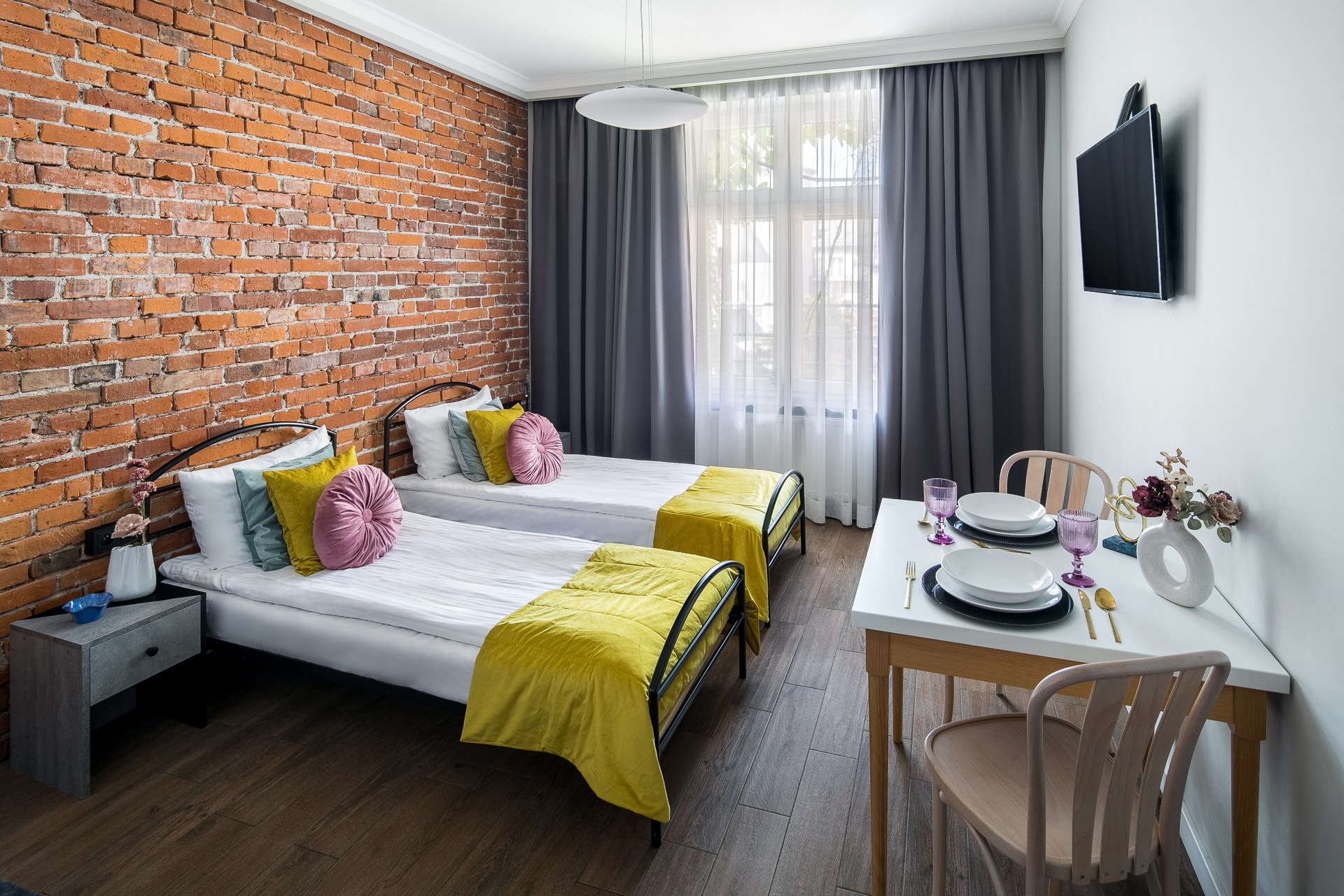 Double Deluxe Two Beds