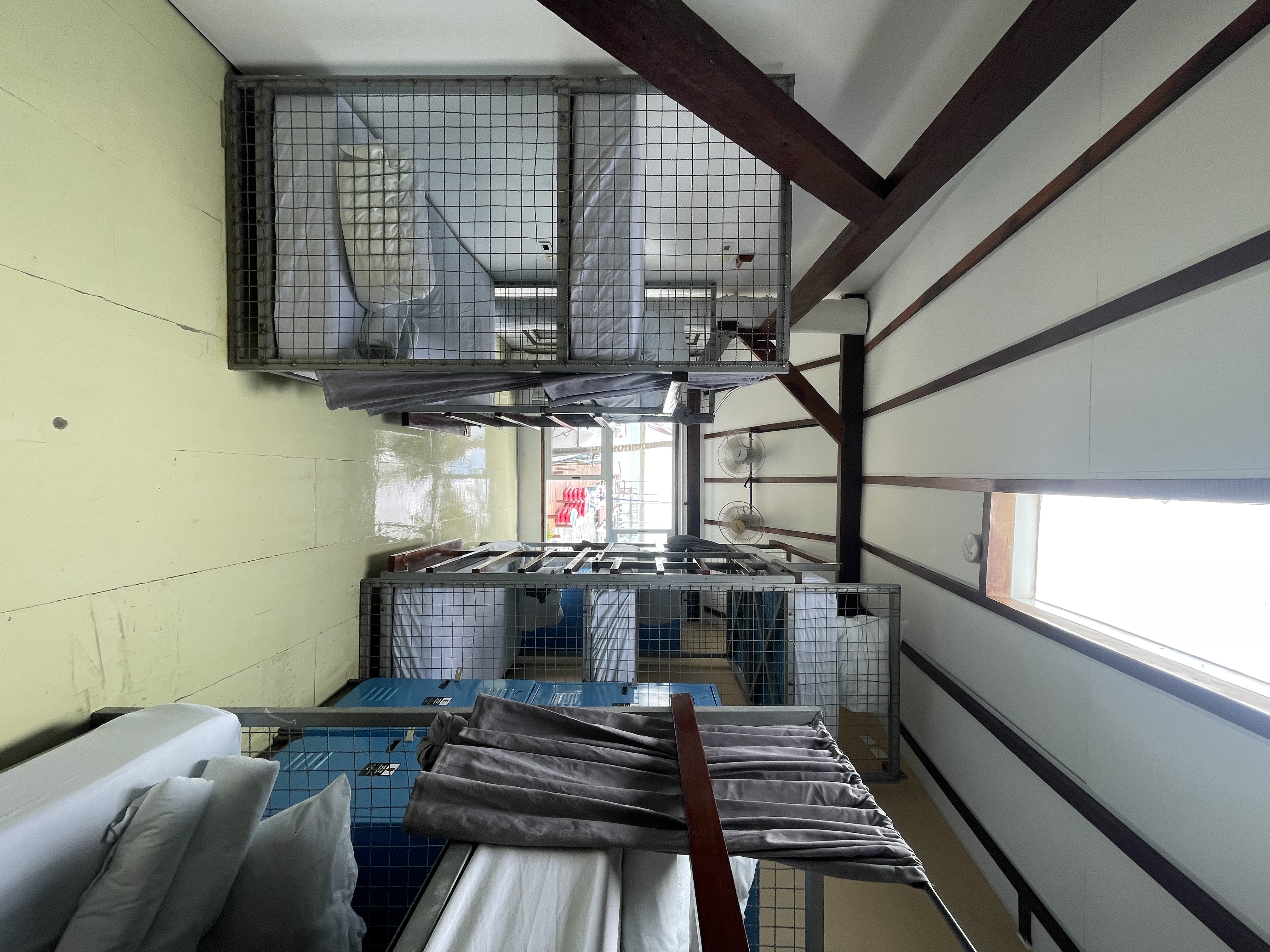 Family Room Capacity 6 with Shared Bathroom