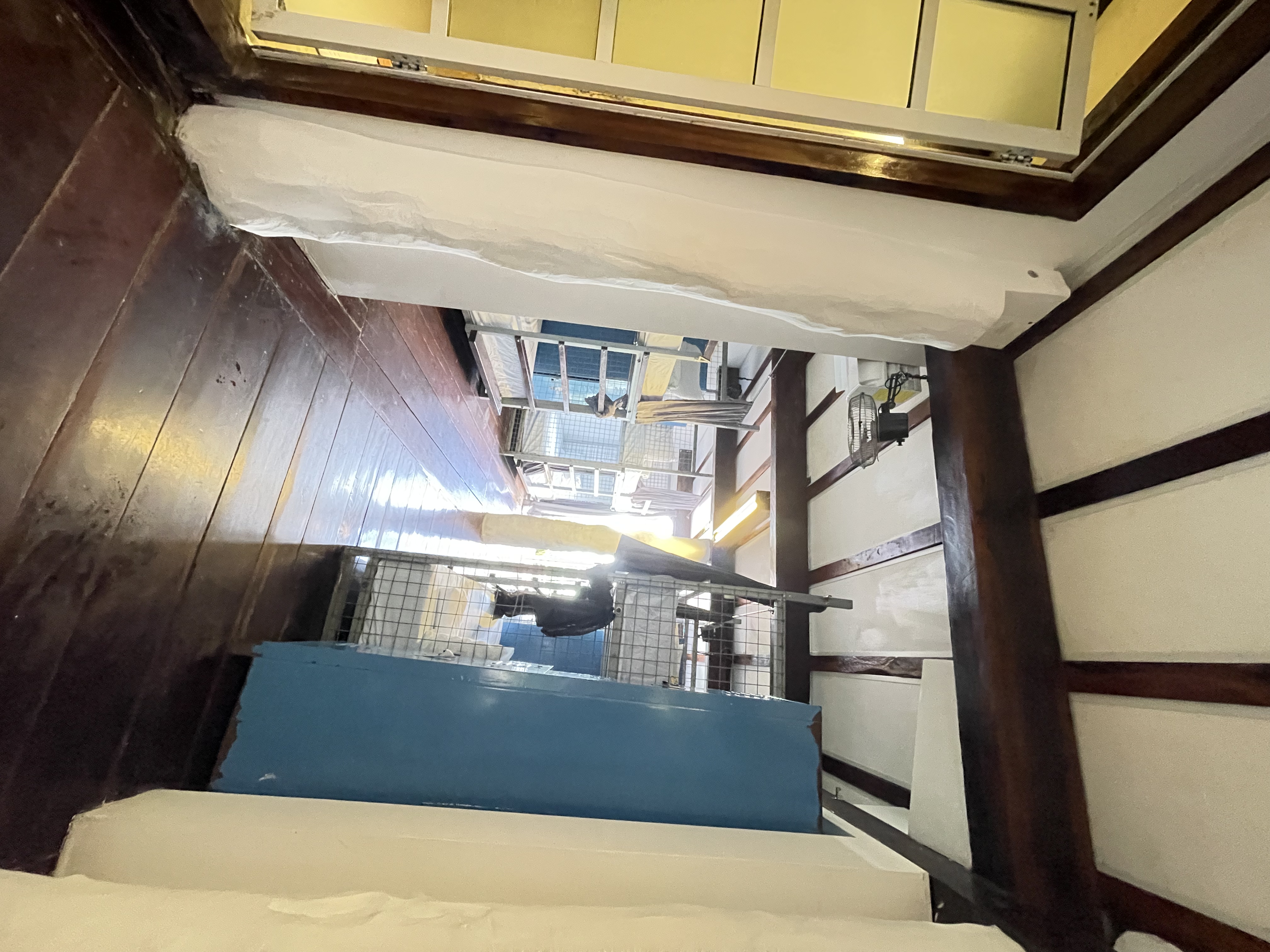 Family Room Capacity 8 with Shared Bathroom