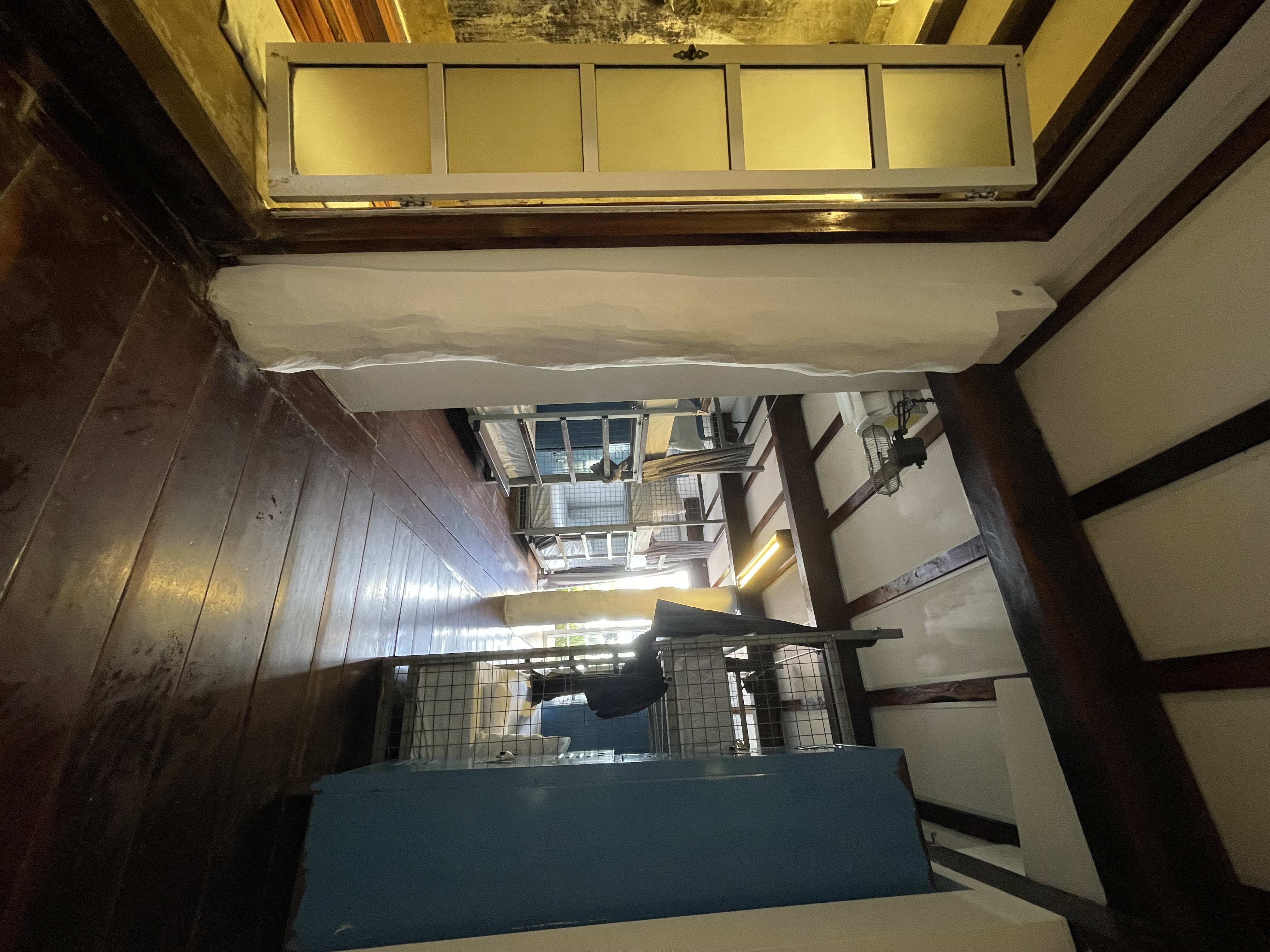 Family Room Capacity 8 with Shared Bathroom