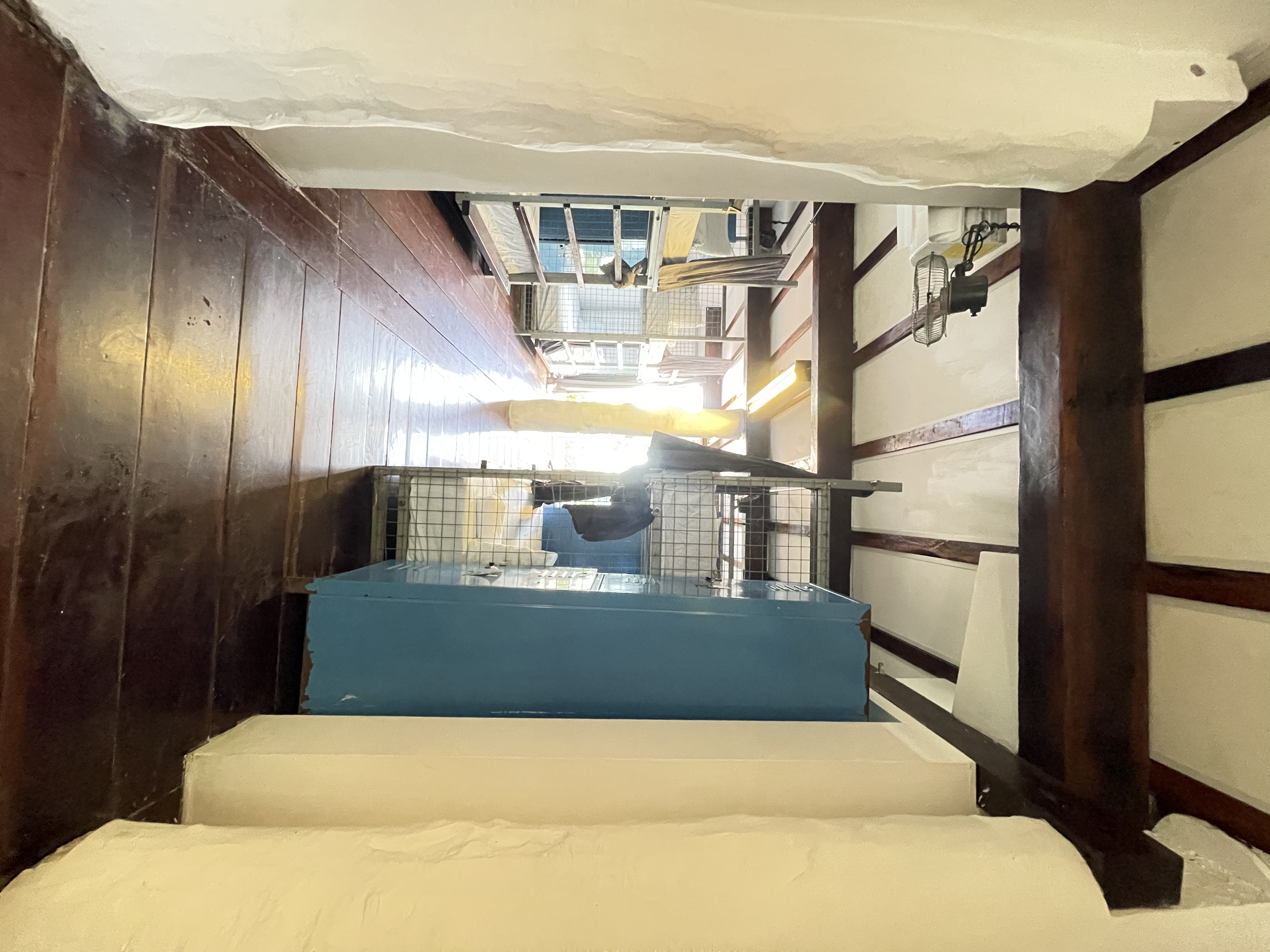 Family Room Capacity 8 with Shared Bathroom