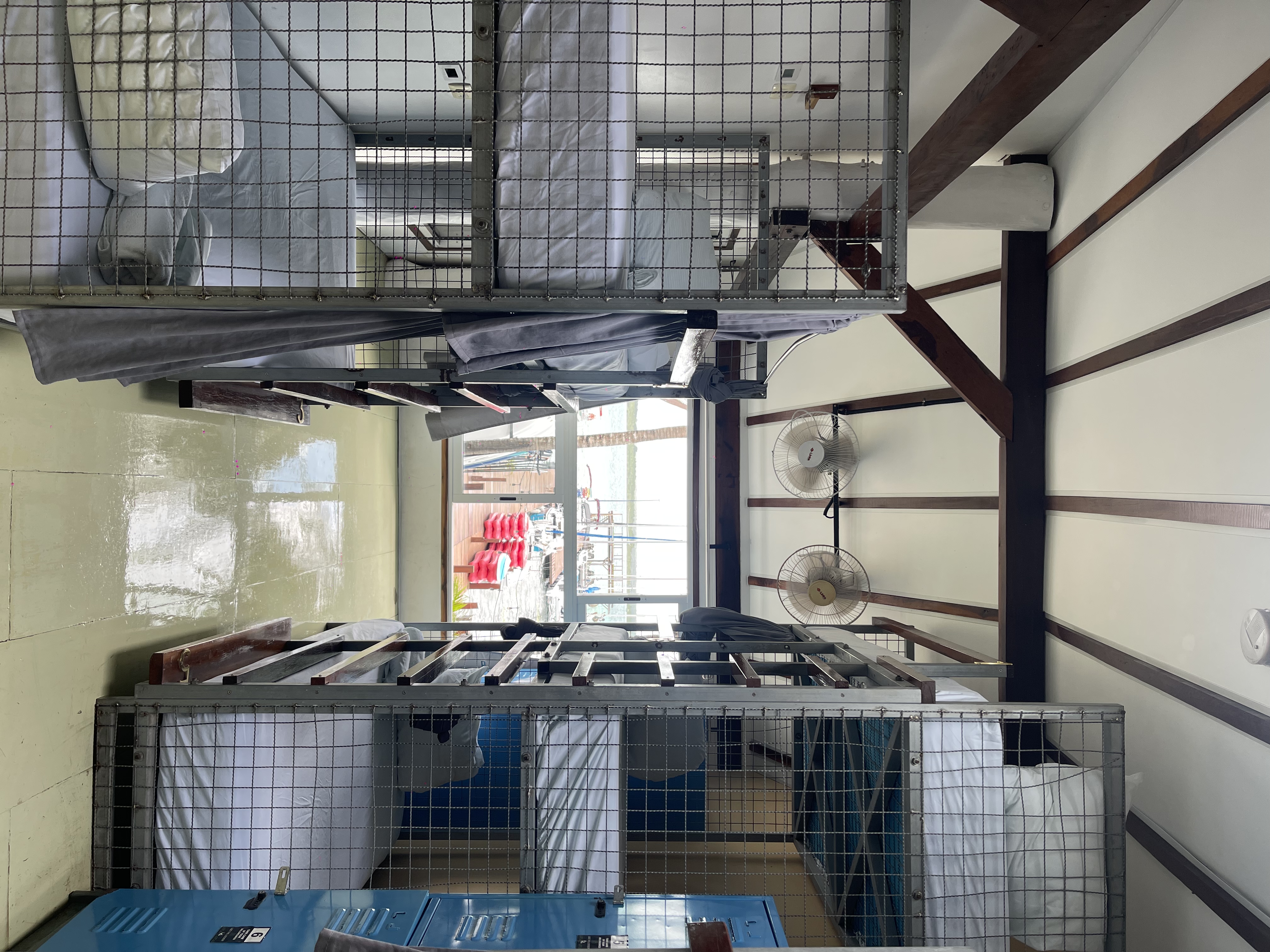 Family Room Capacity 6 with Shared Bathroom