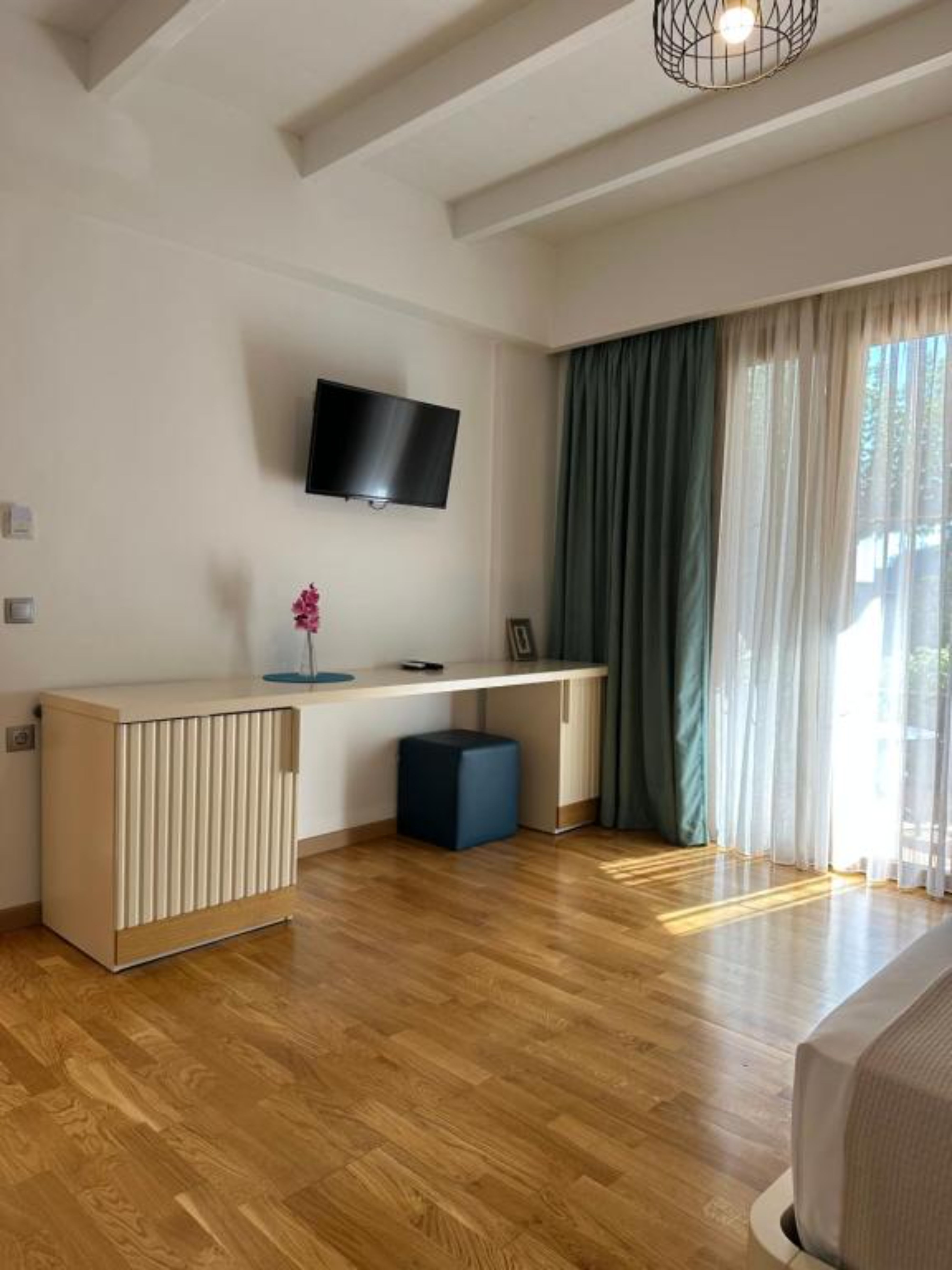 Double King Size Bed