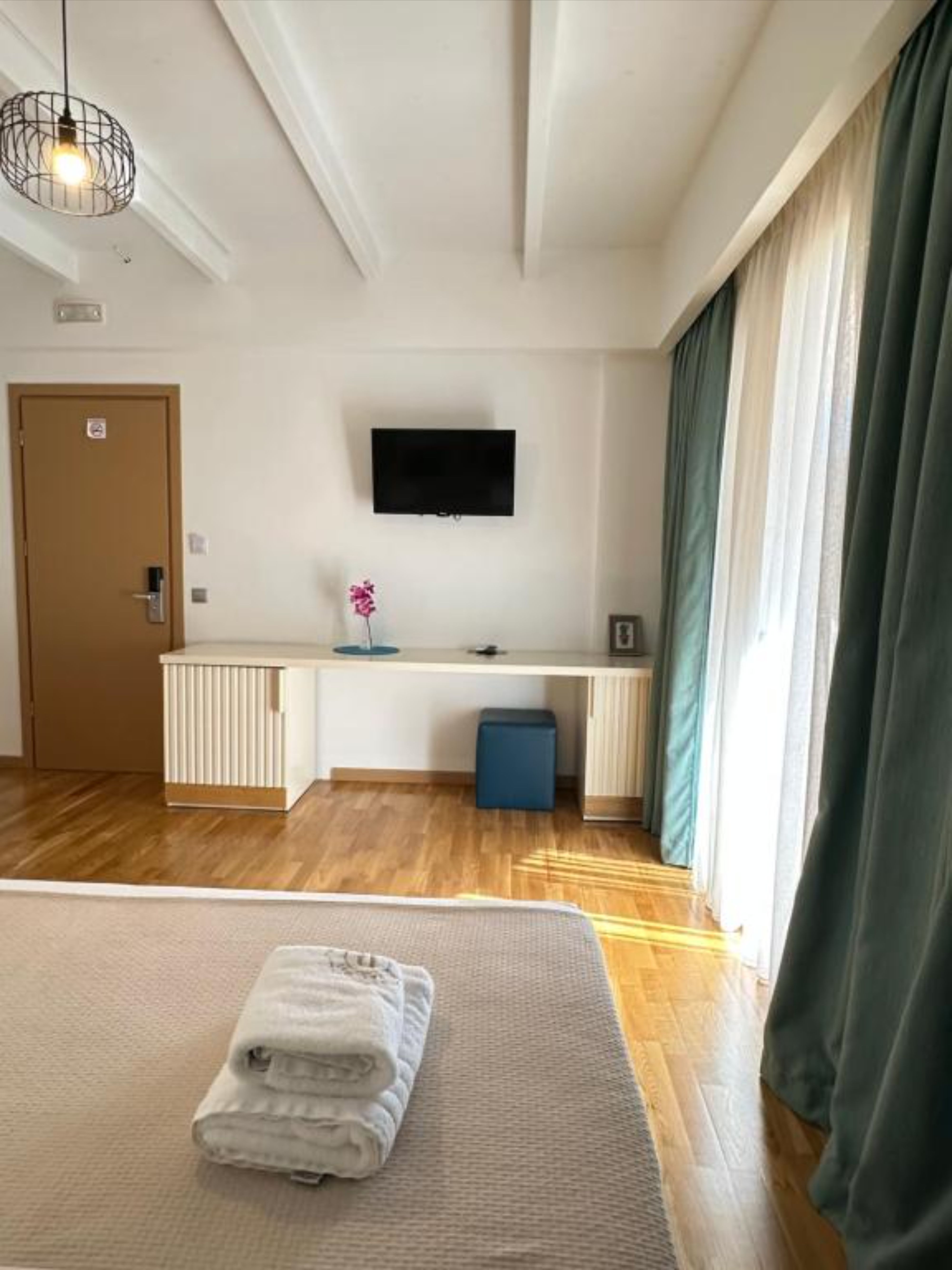 Double King Size Bed