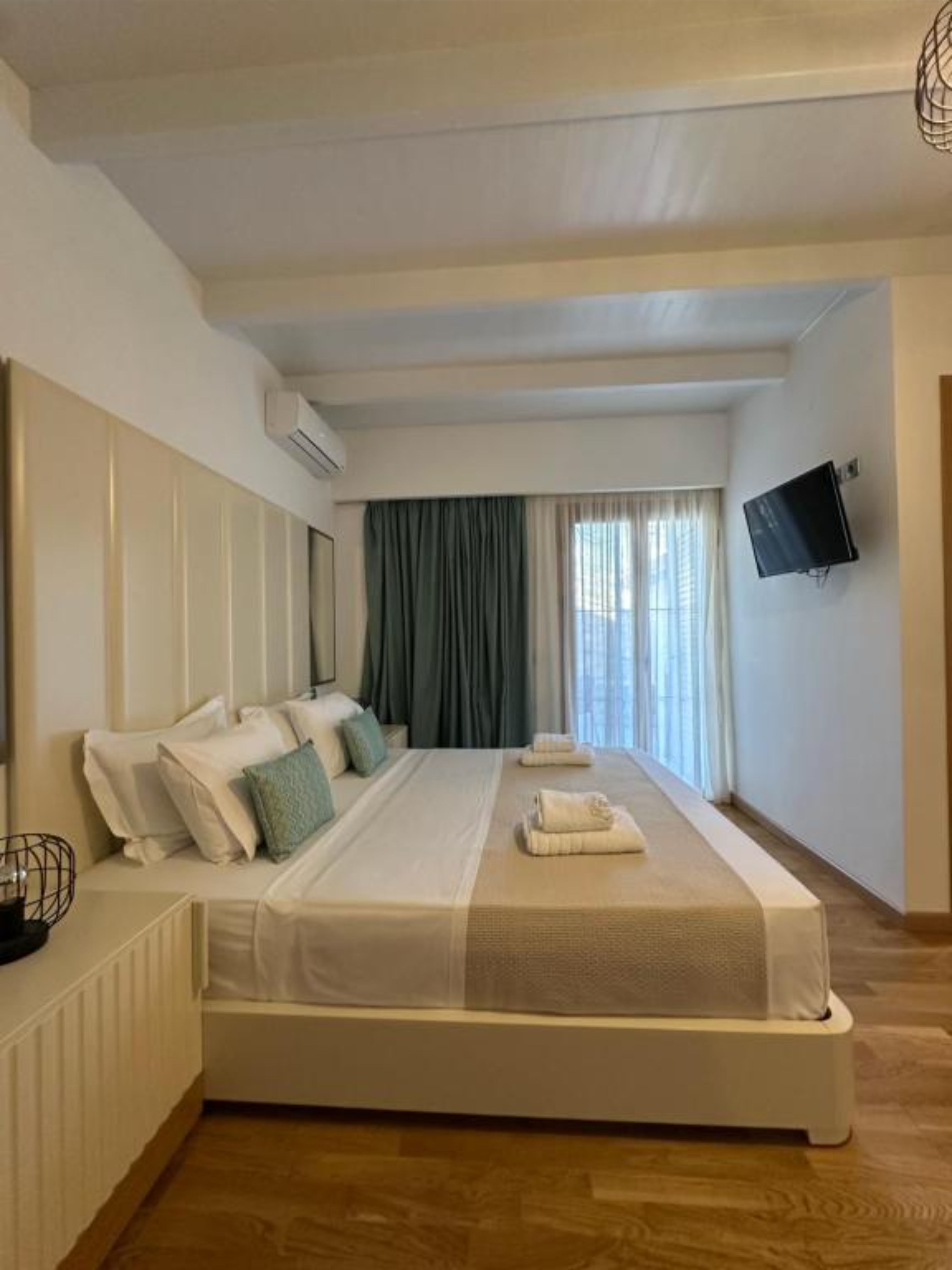 Double King Size Bed