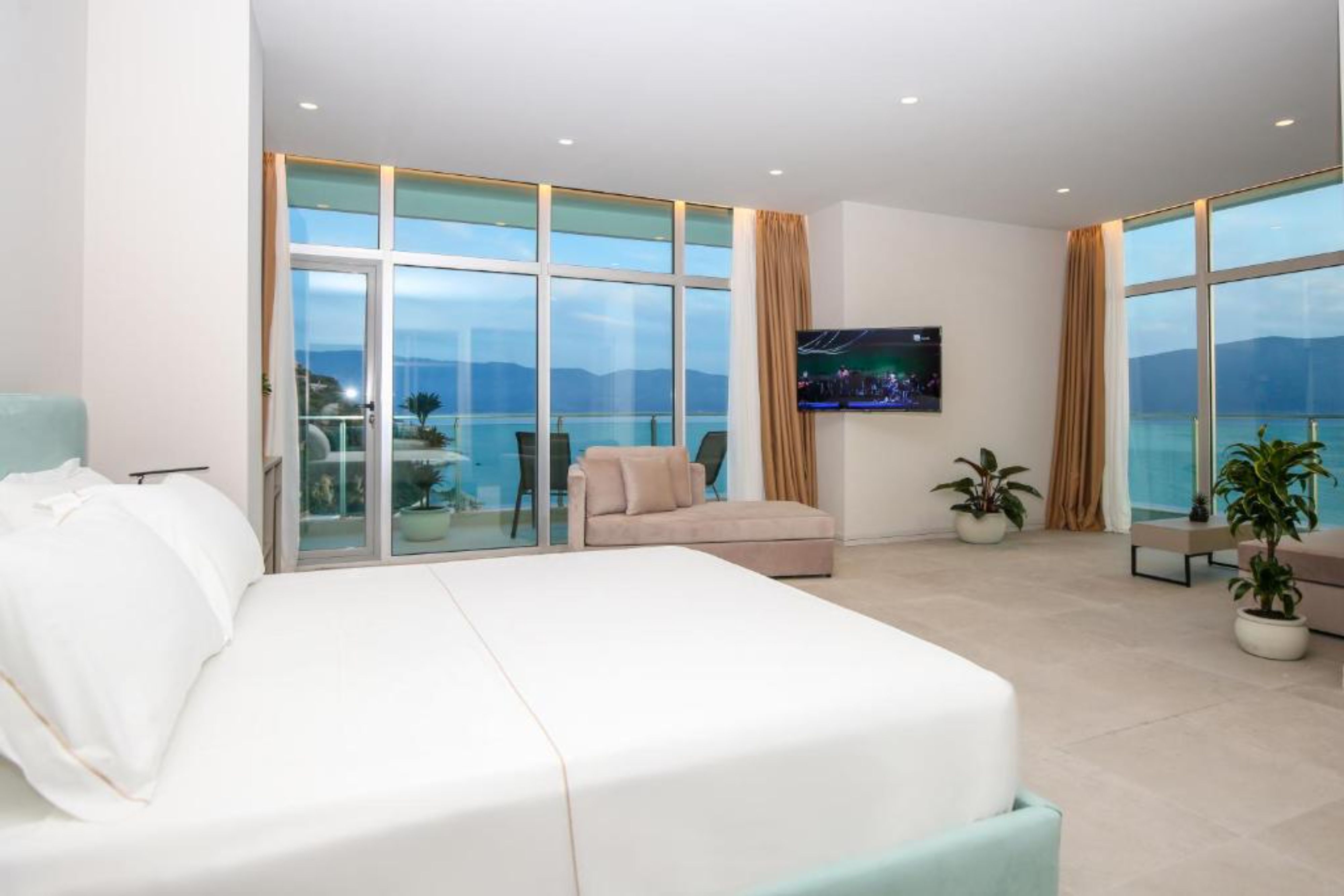 Suite Sea View with Air Conditioning