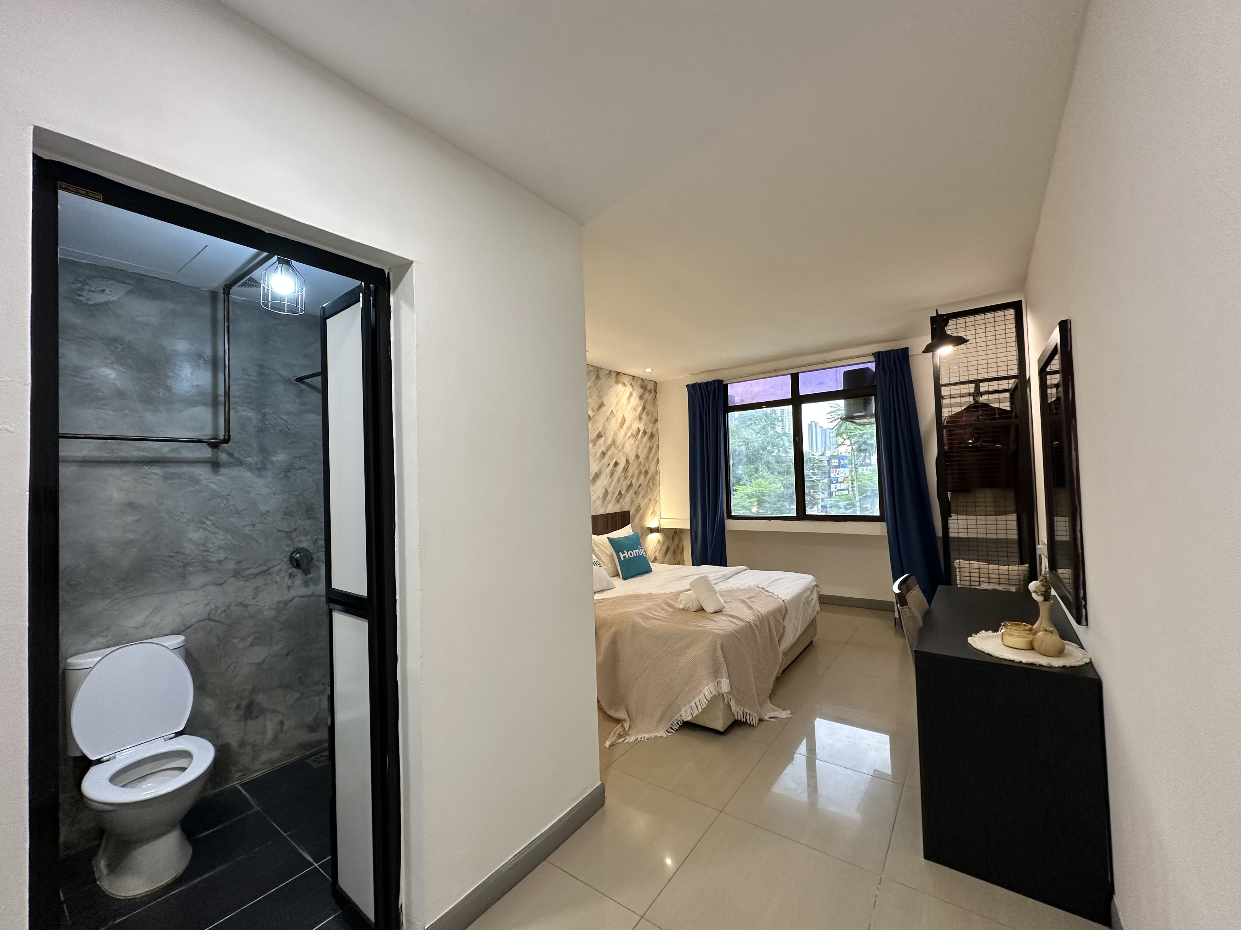 Double Deluxe King Bed