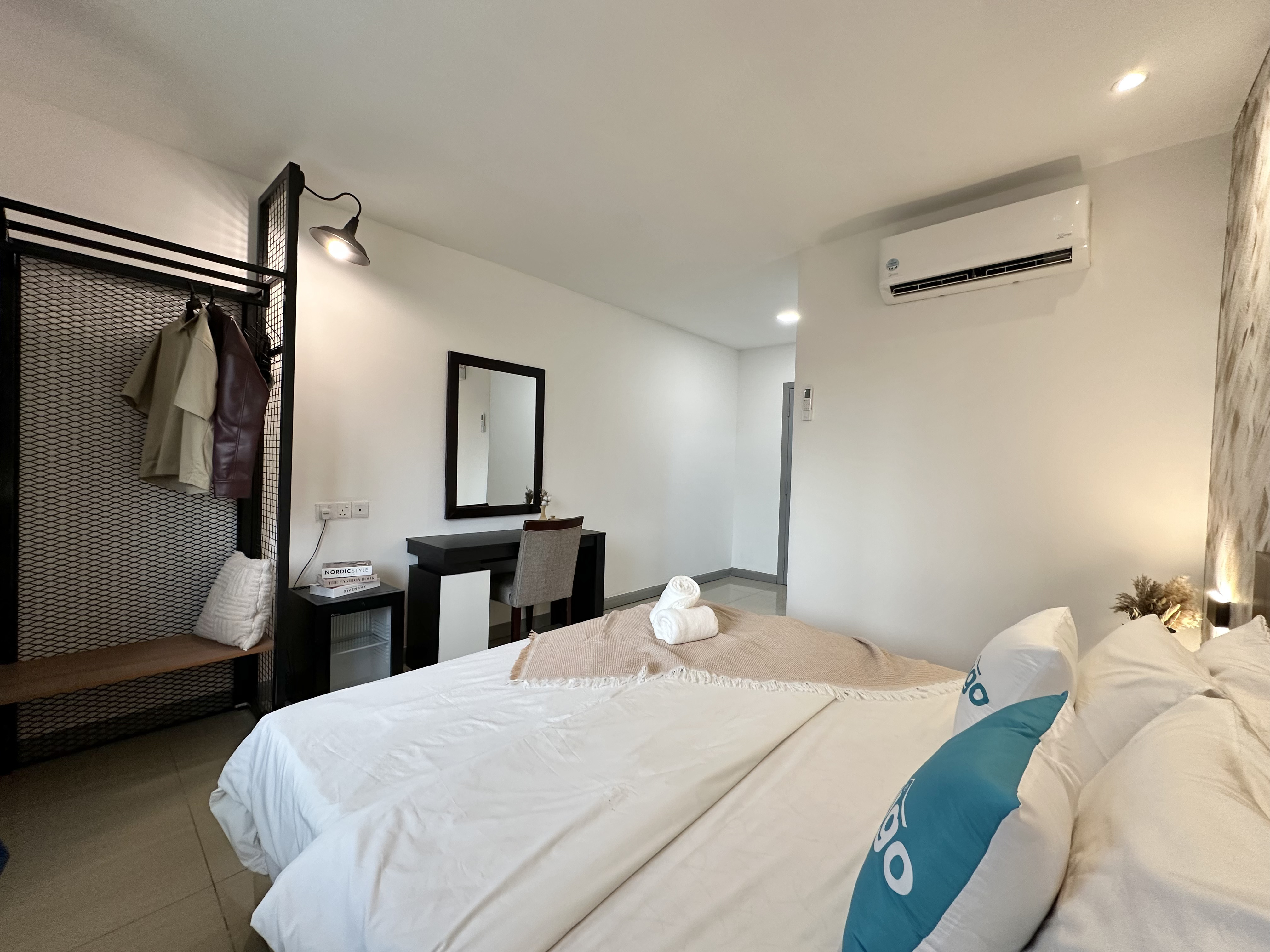 Double Deluxe King Bed