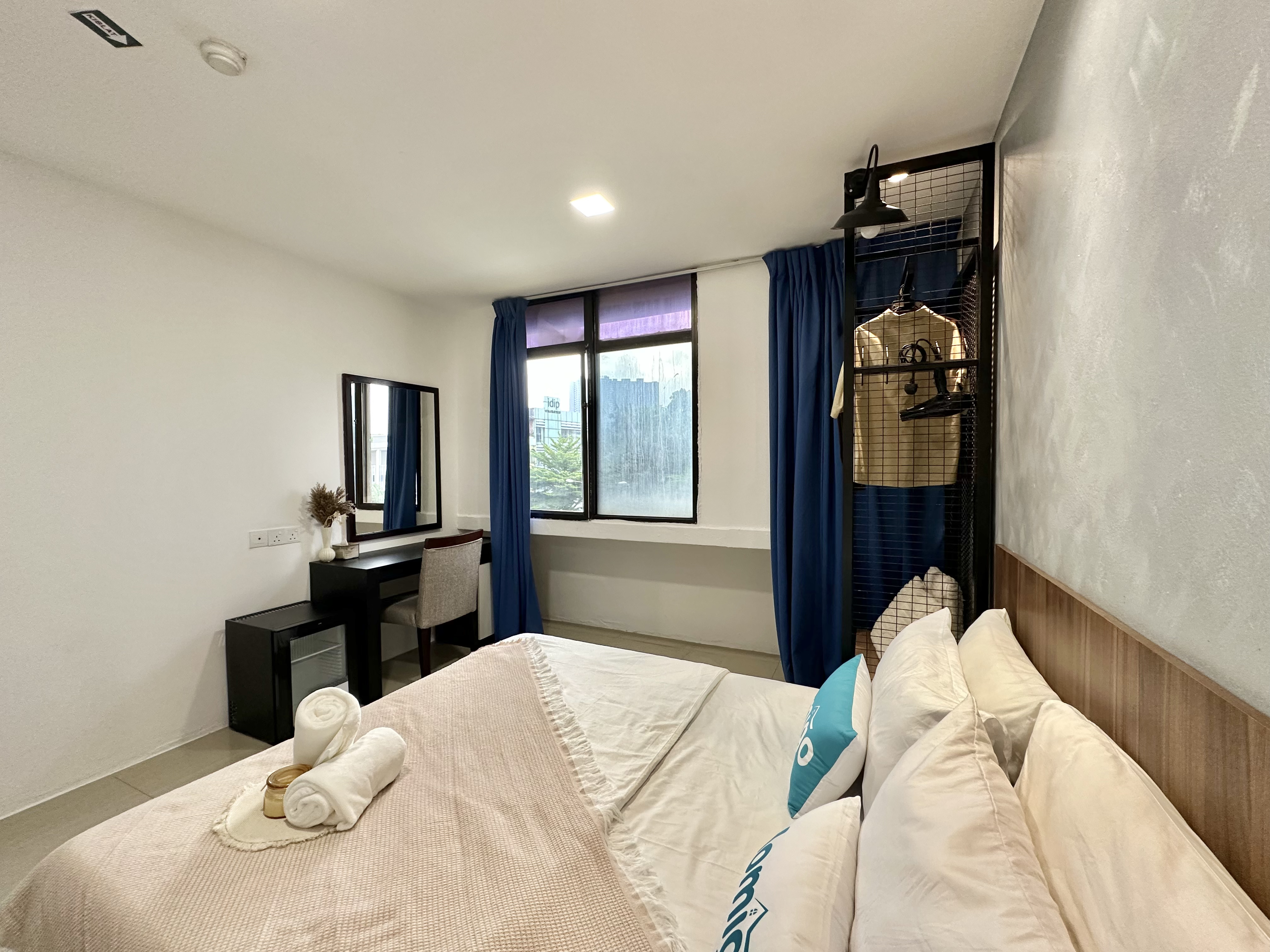 Double Deluxe Queen Bed