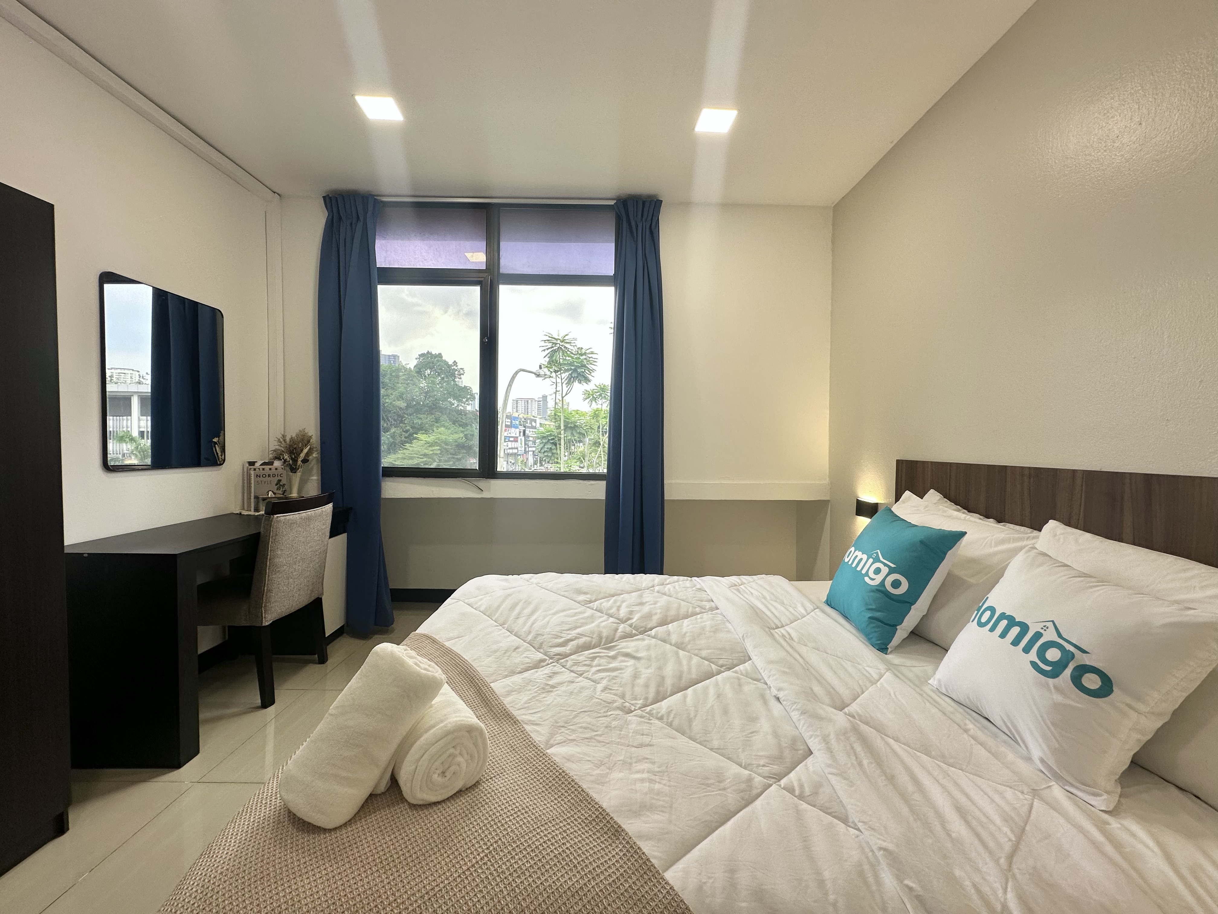 Double Deluxe Queen Bed