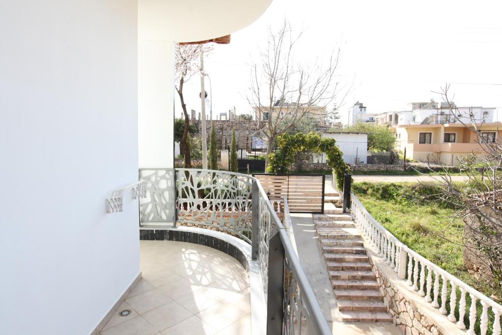 Studio Five Bedrooms Two Bathrooms