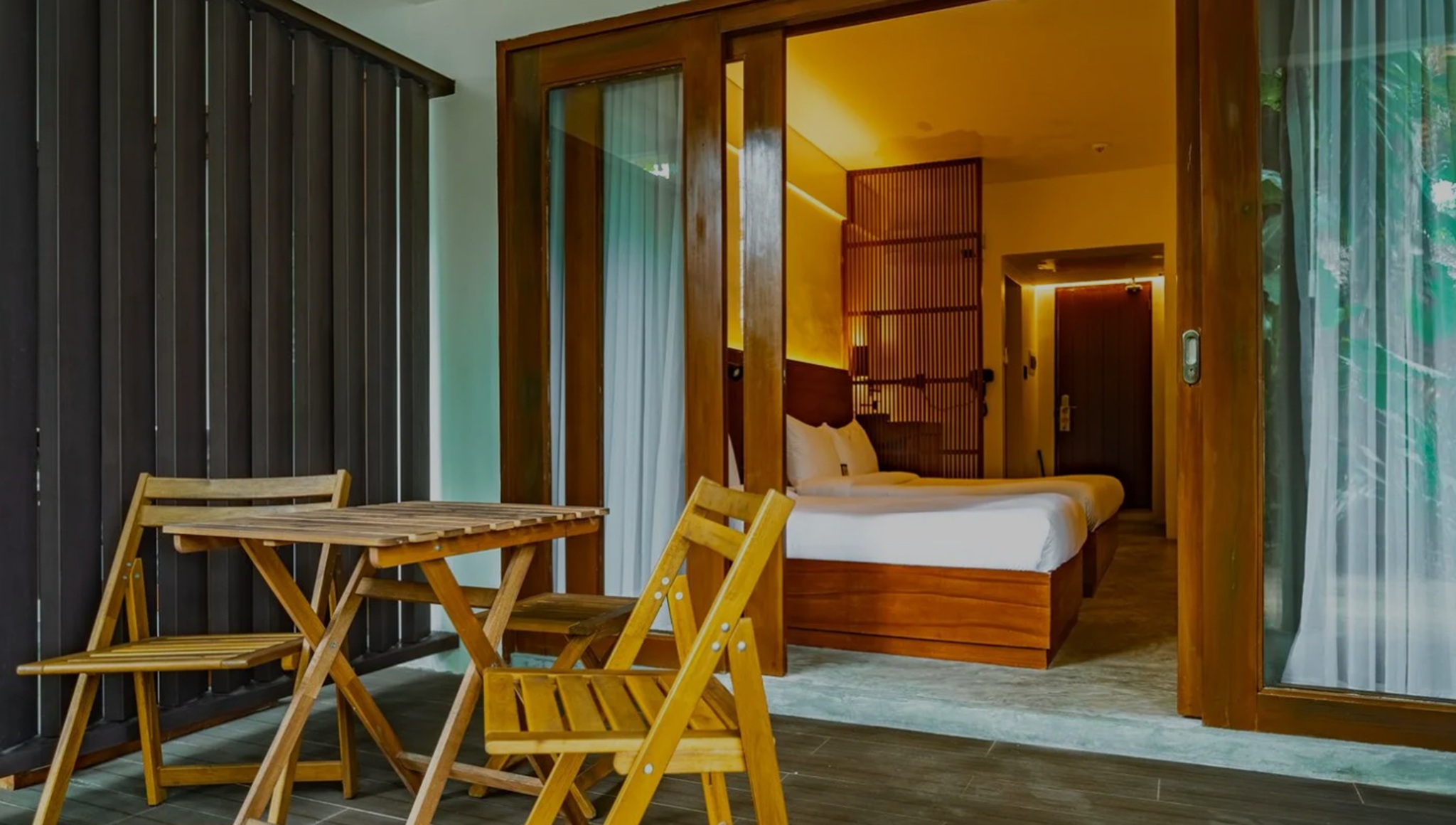 Double Queen Size Bed