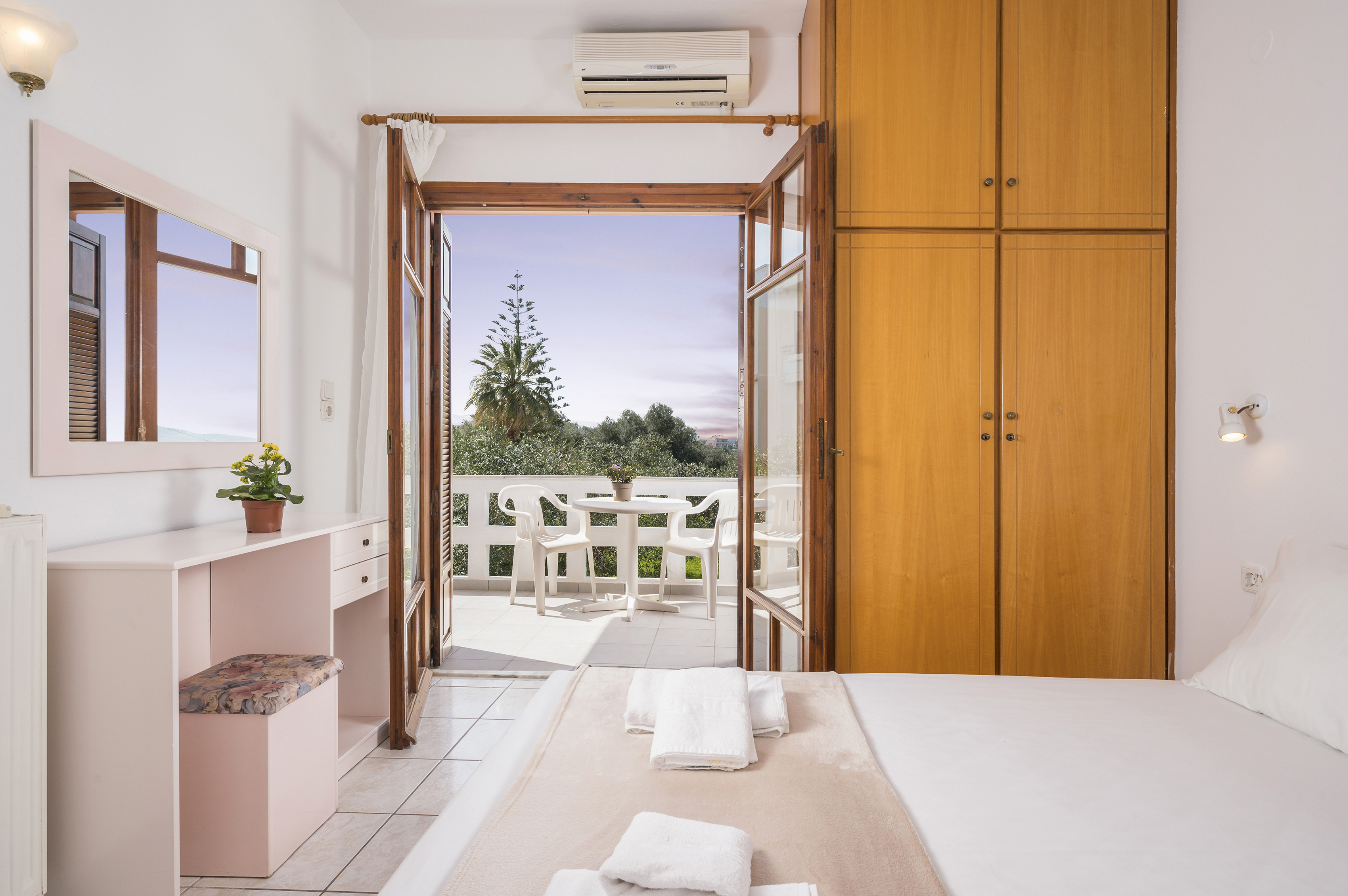 Apartment with Balcony with Views