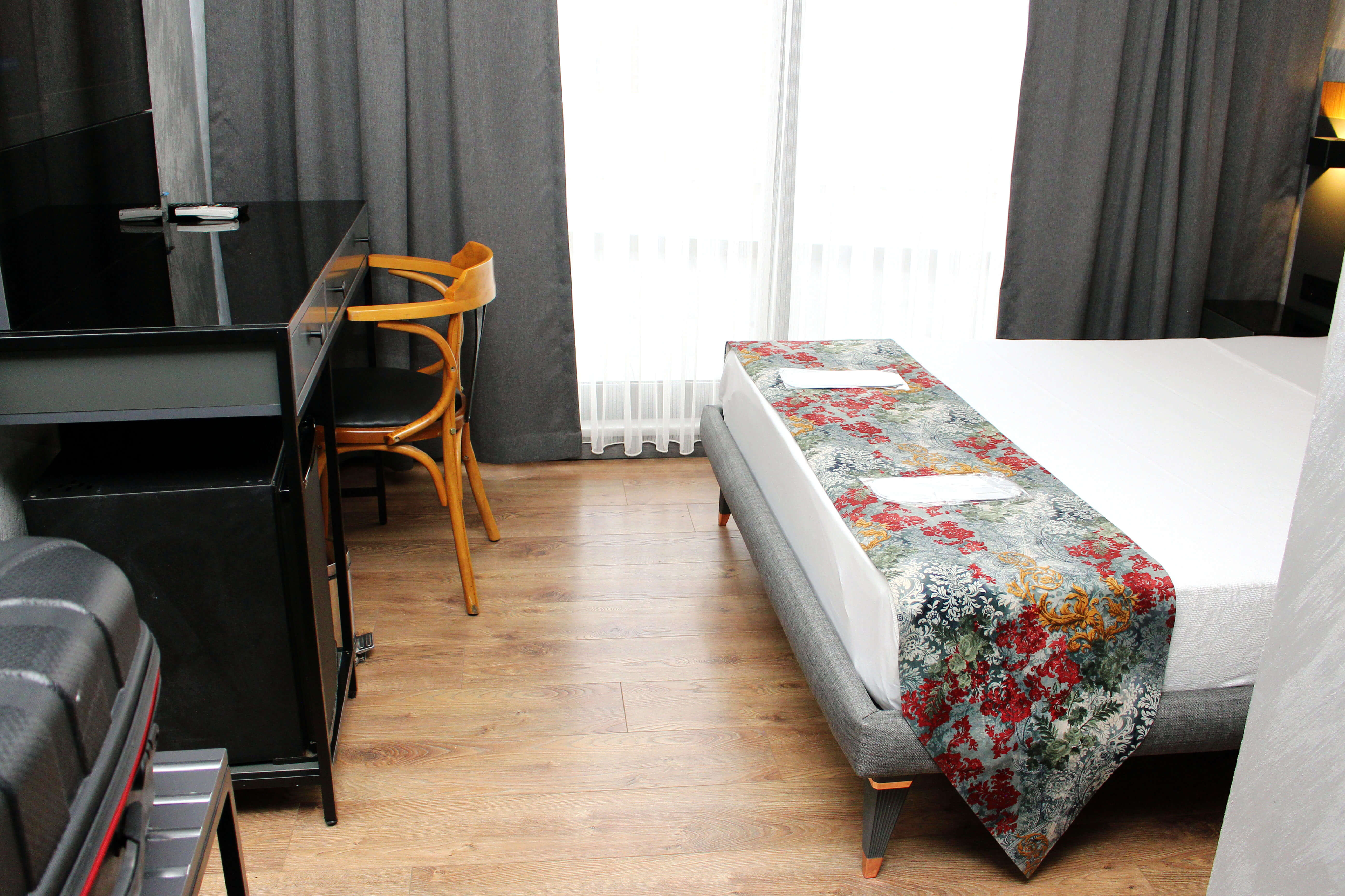 Single Deluxe Two Beds