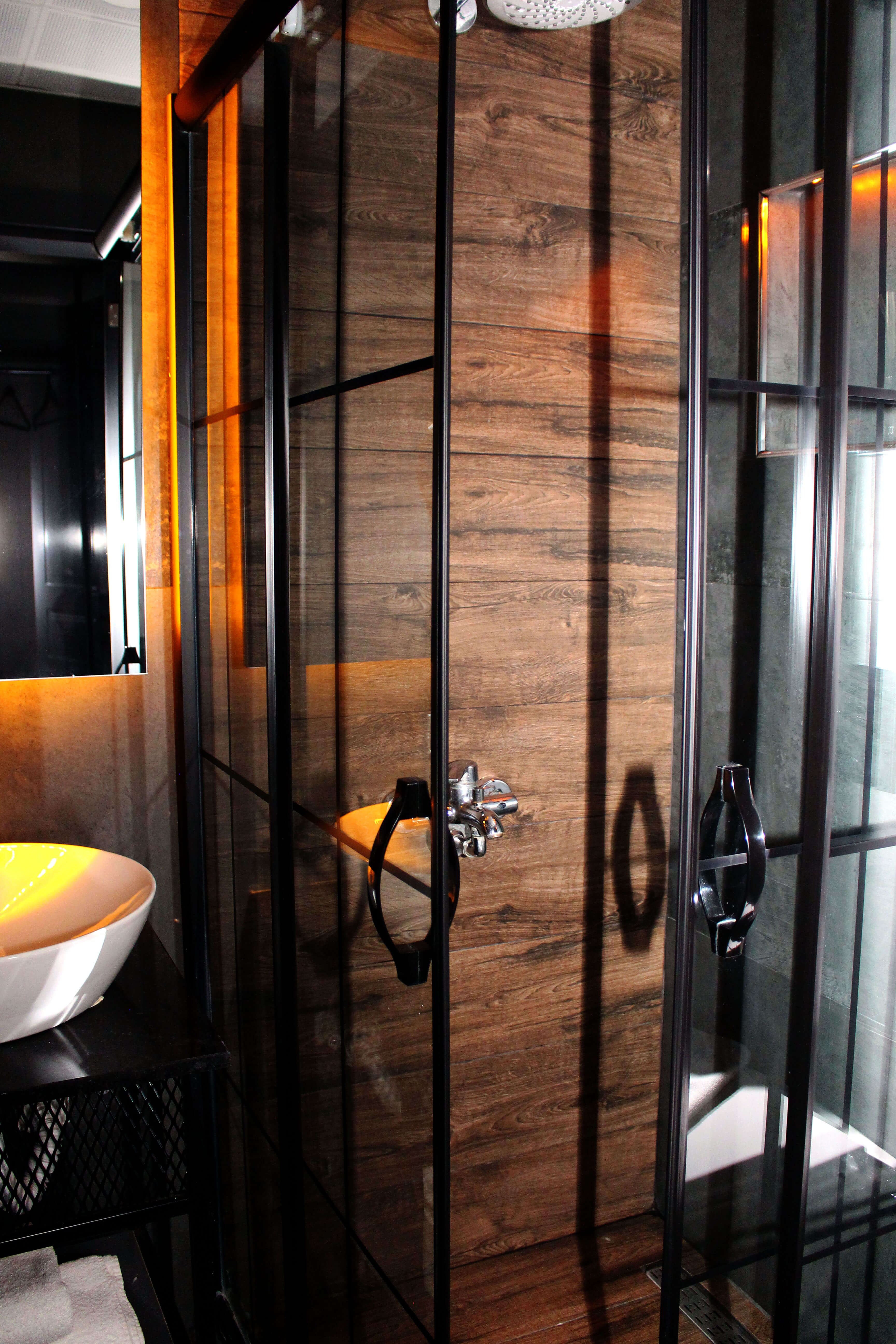 Single Deluxe Two Beds