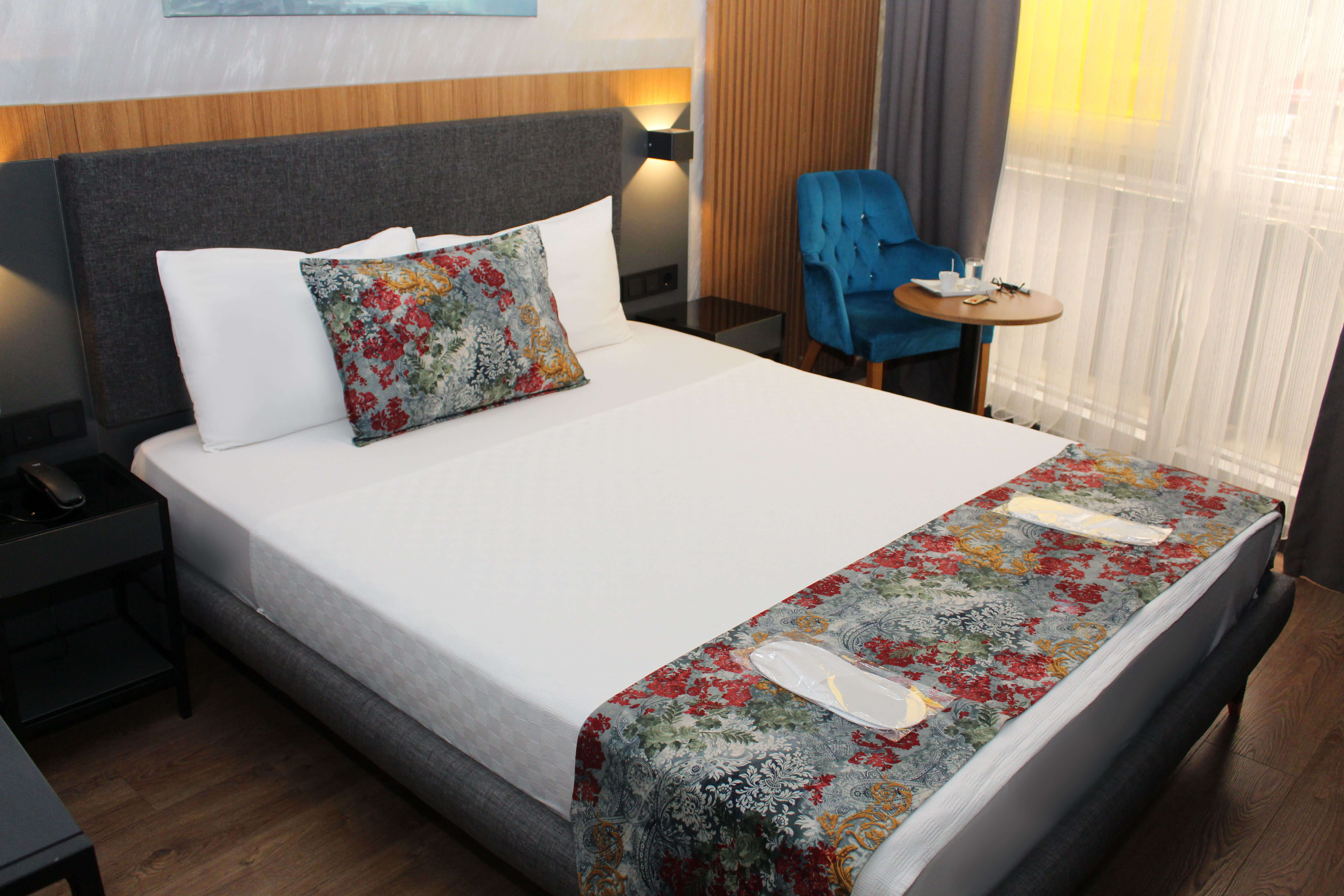 Single Deluxe Two Beds