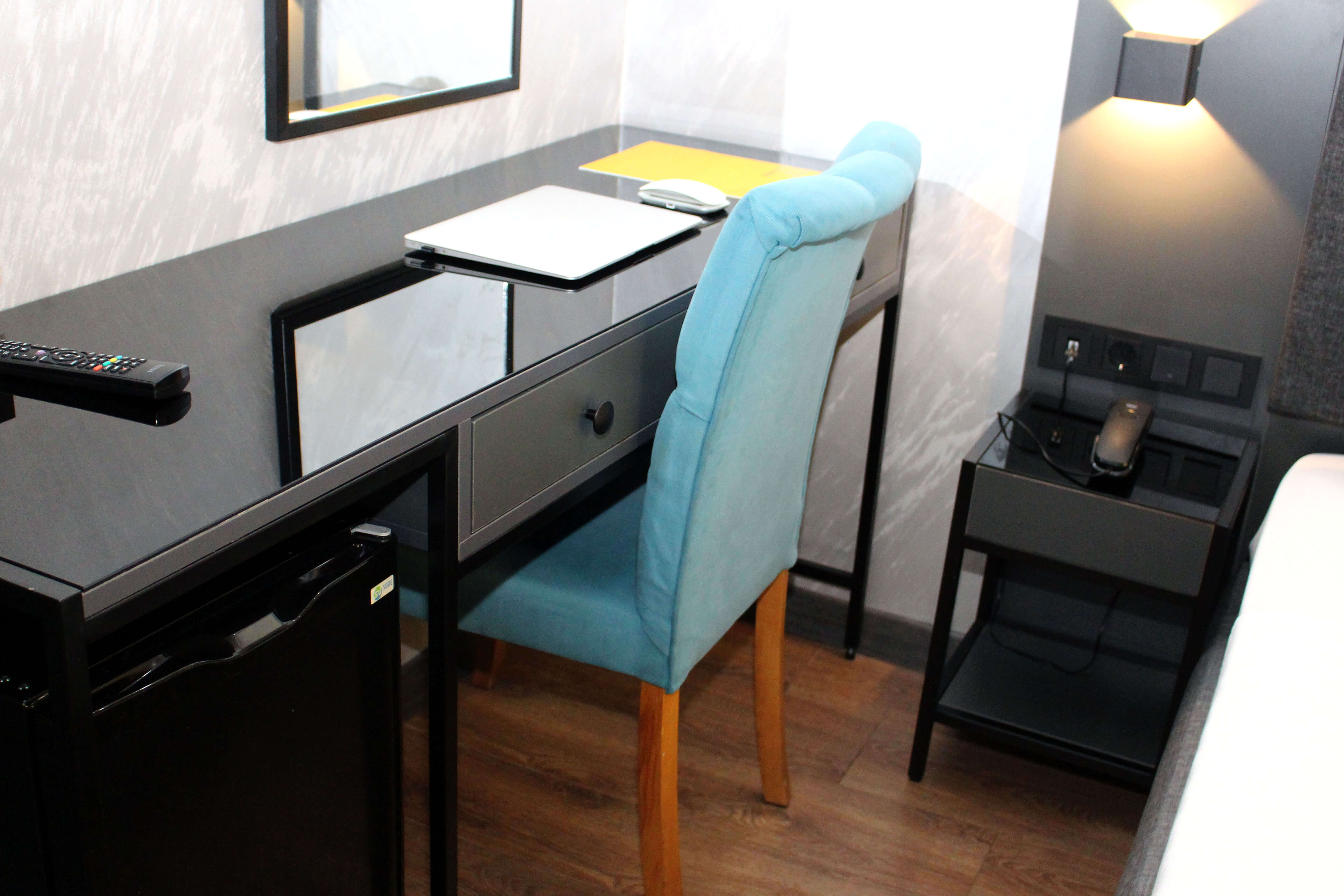 Single Deluxe Two Beds