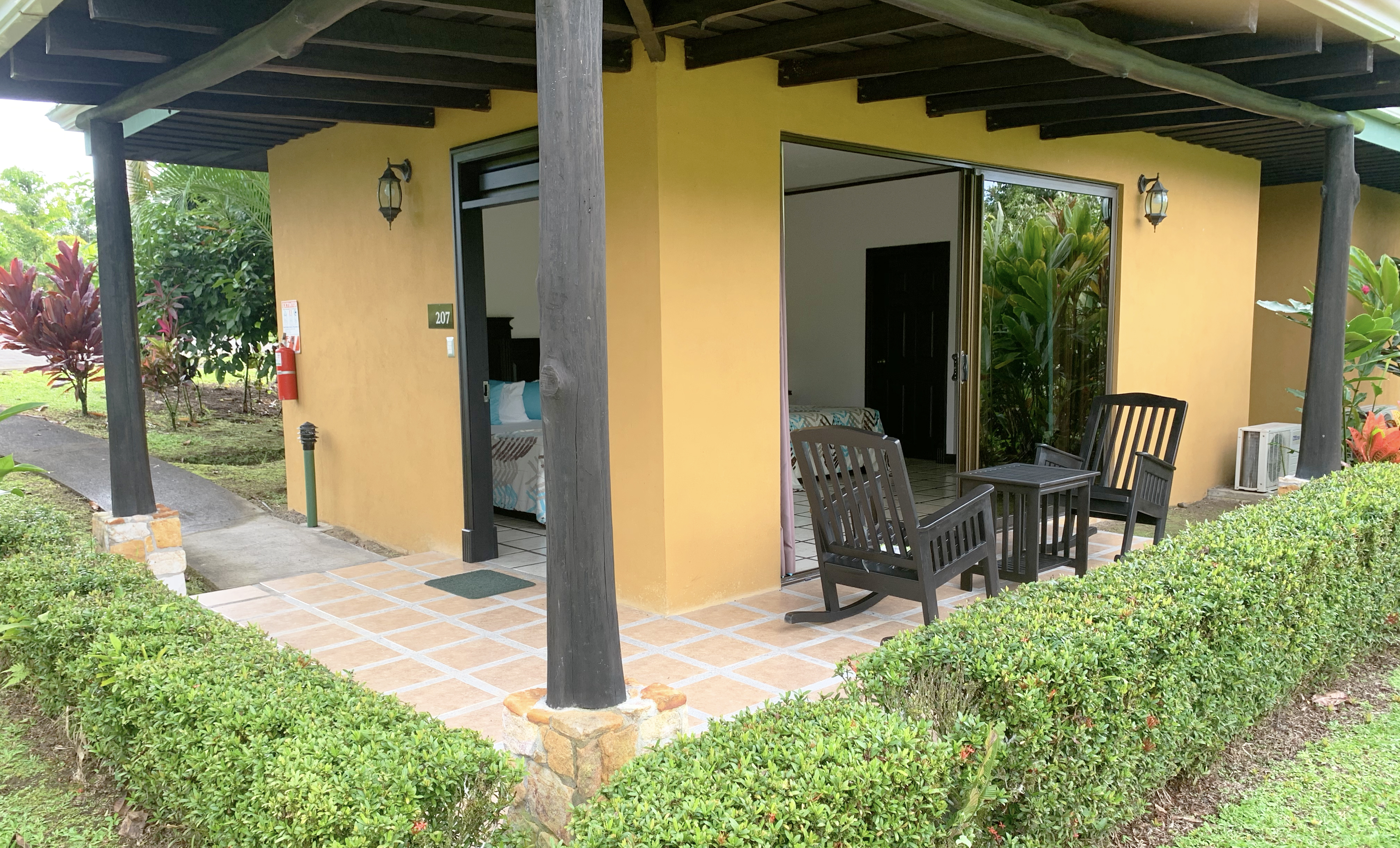 Junior Suite Queen Size Bed